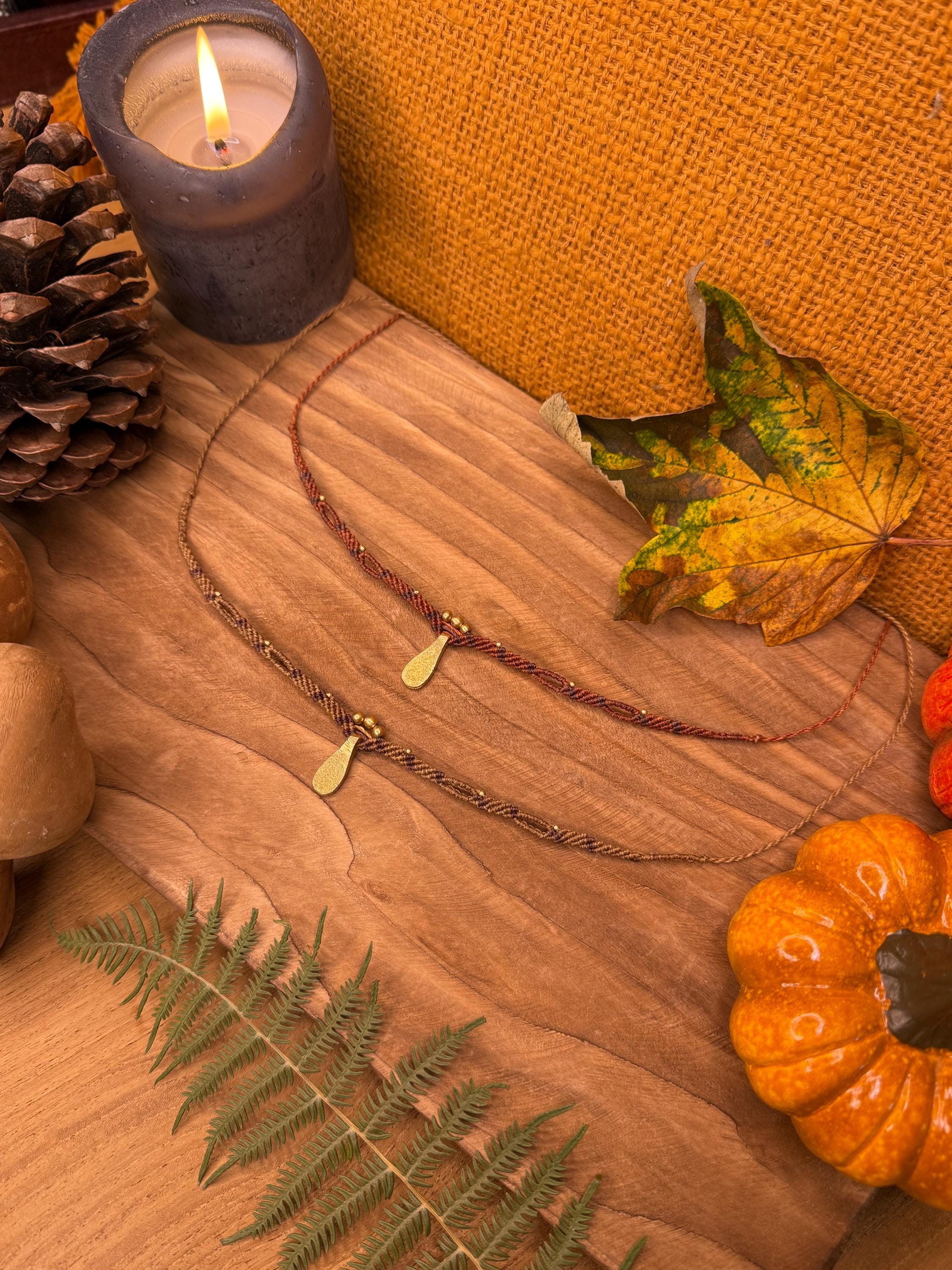 Tour de cou à breloque à en laiton (ras de cou - Neckband) médiéval renaissance