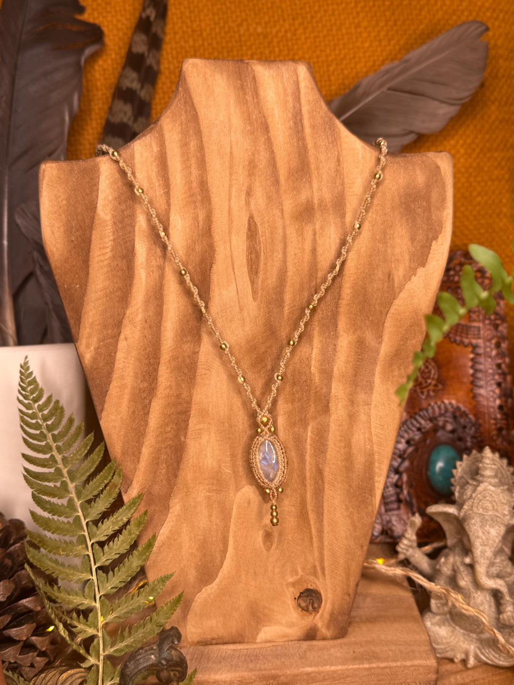 Collier pierre de lune • féminine et intuitive