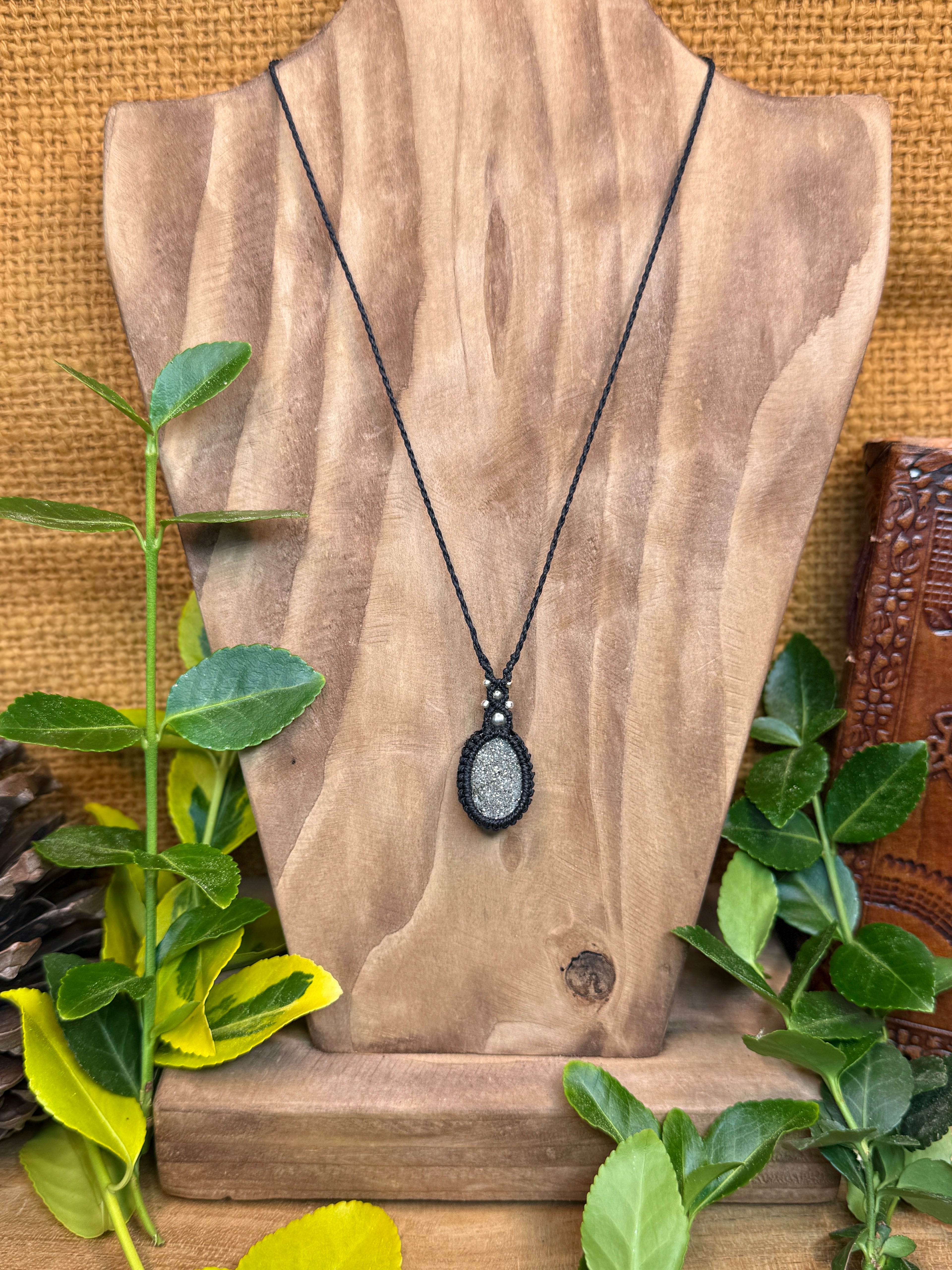 Collier • Pyrite