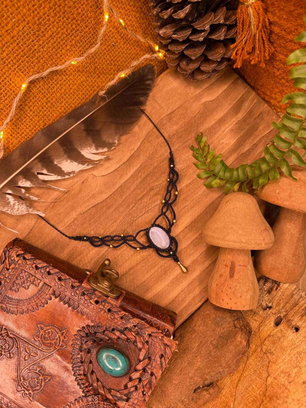 Collier avec une pierre de lune • féminin spirituel