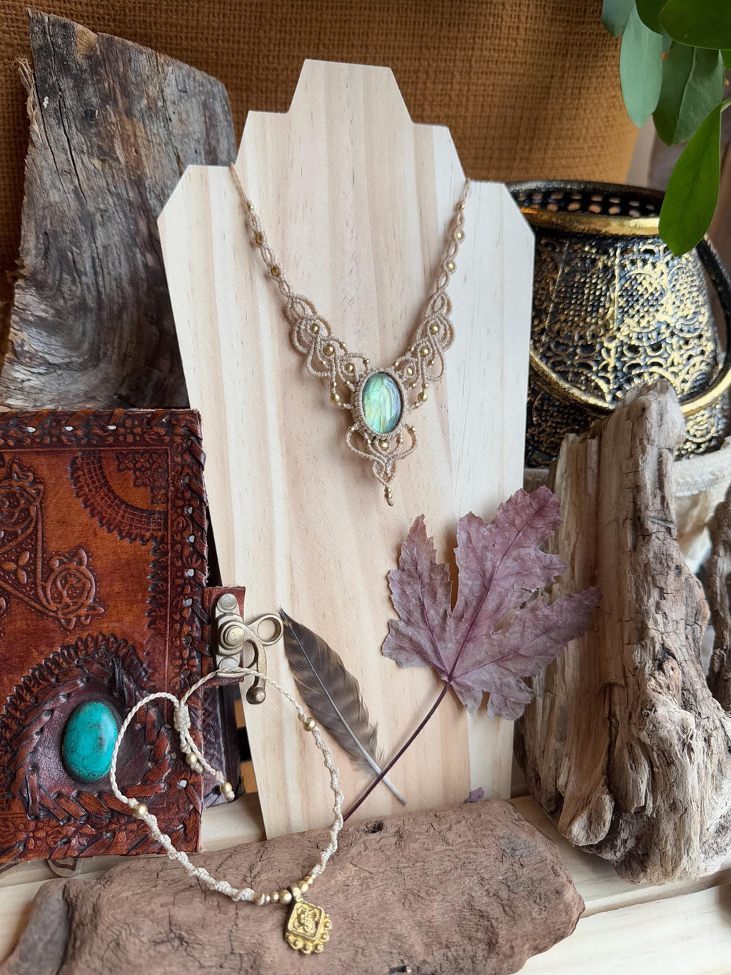 Collier avec une pierre de labradorite