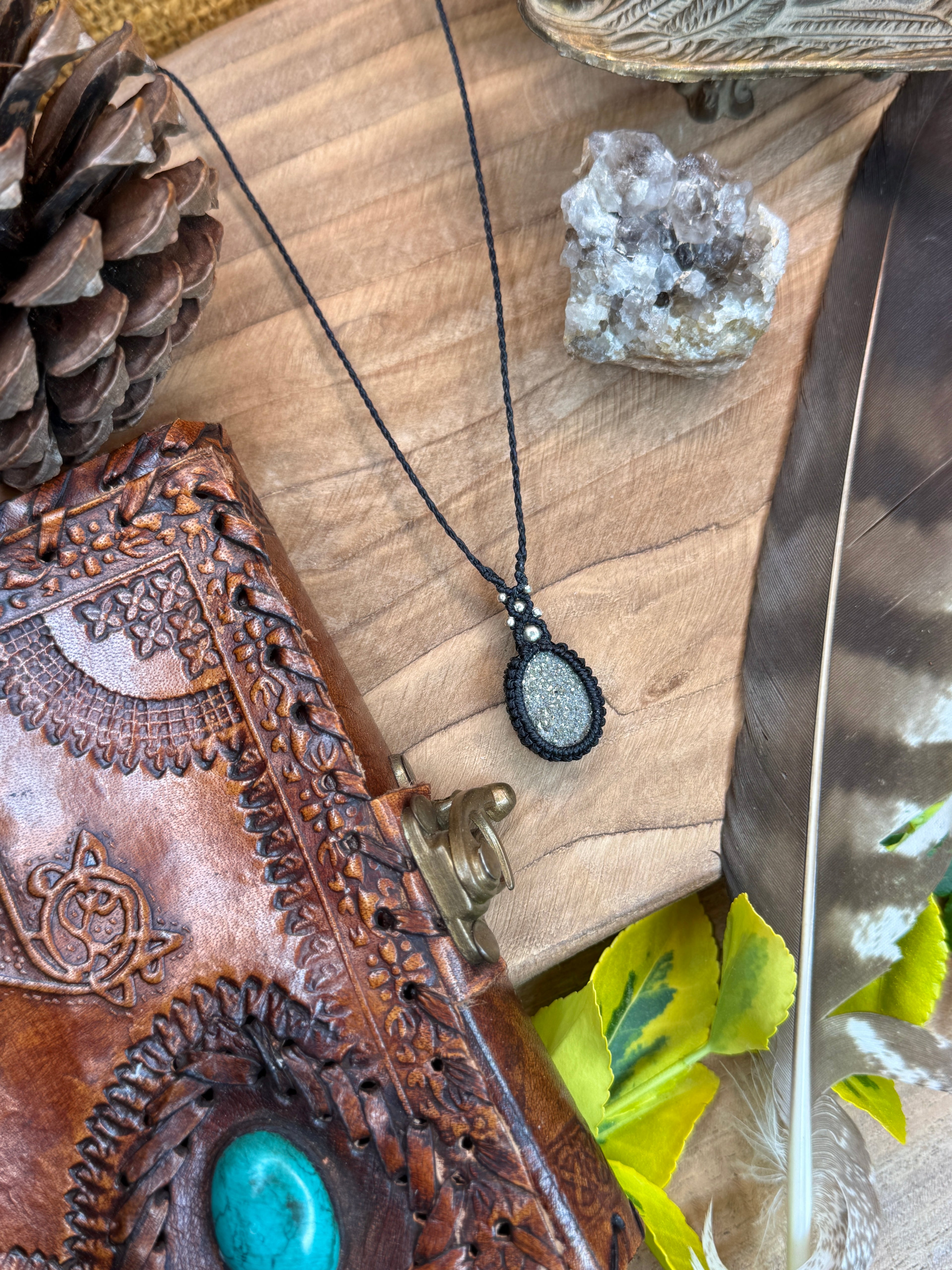 Collier • Pyrite