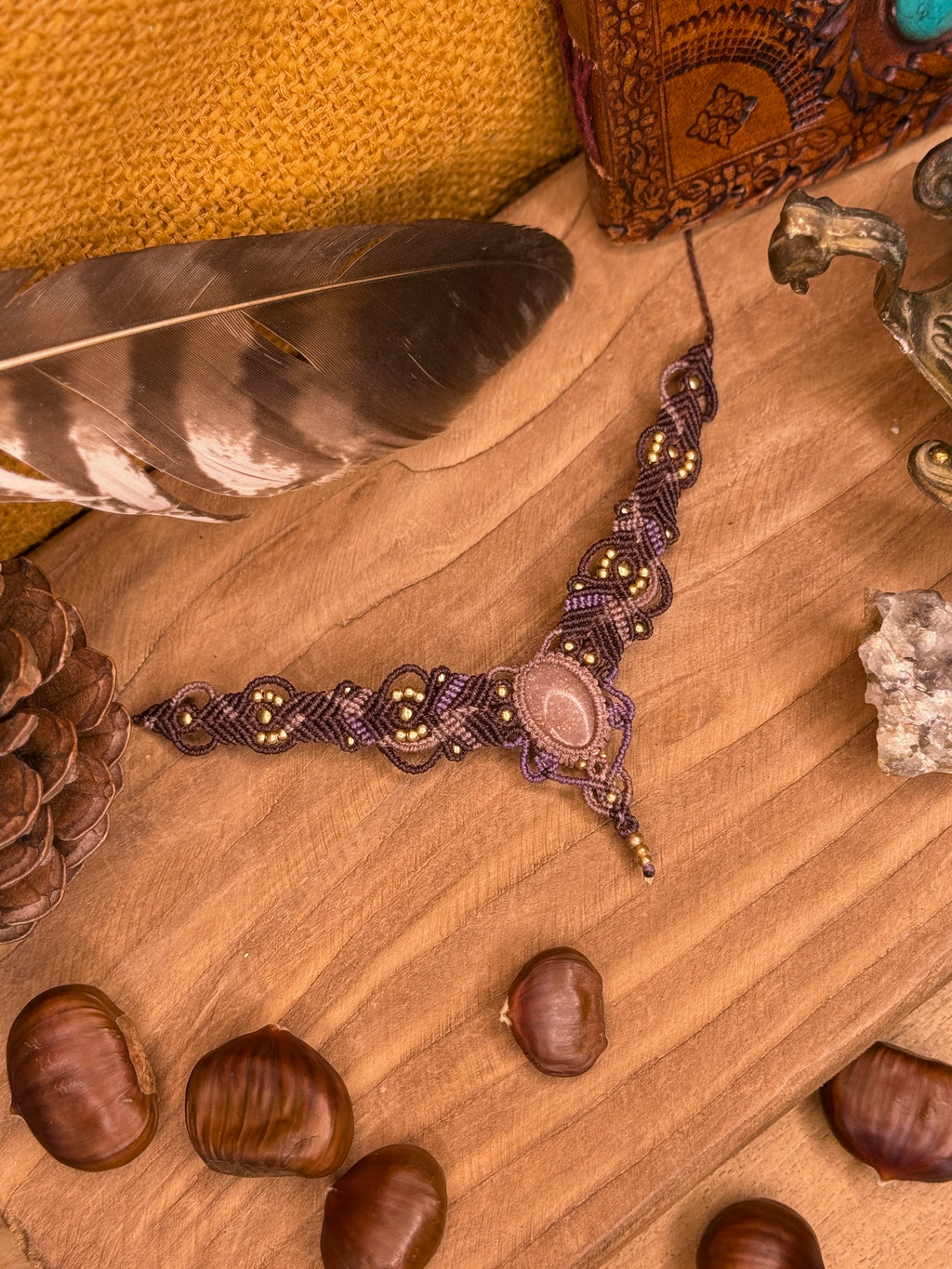 Necklace • Choker with a peach moonstone or moonstone
