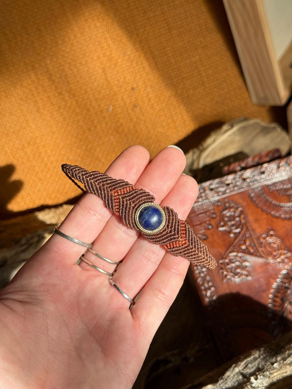 Bracelet avec une pierre de Lapis-lazuli