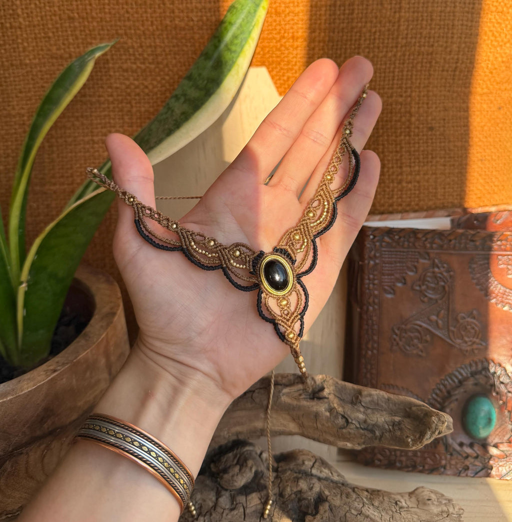 Collier avec une pierre naturelle onyx noir• Pierre de protection