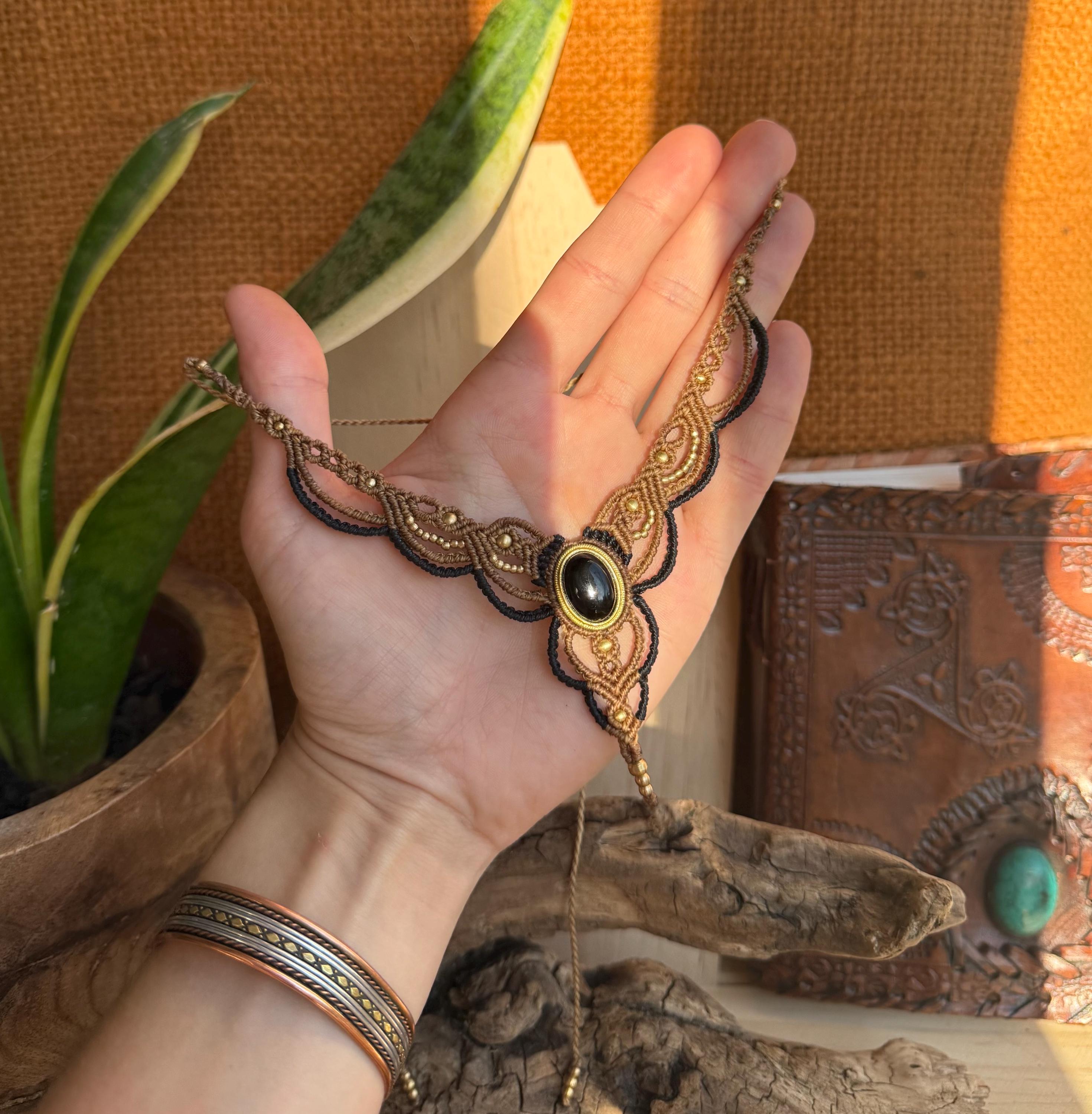 Collier avec une pierre naturelle onyx noir• Pierre de protection