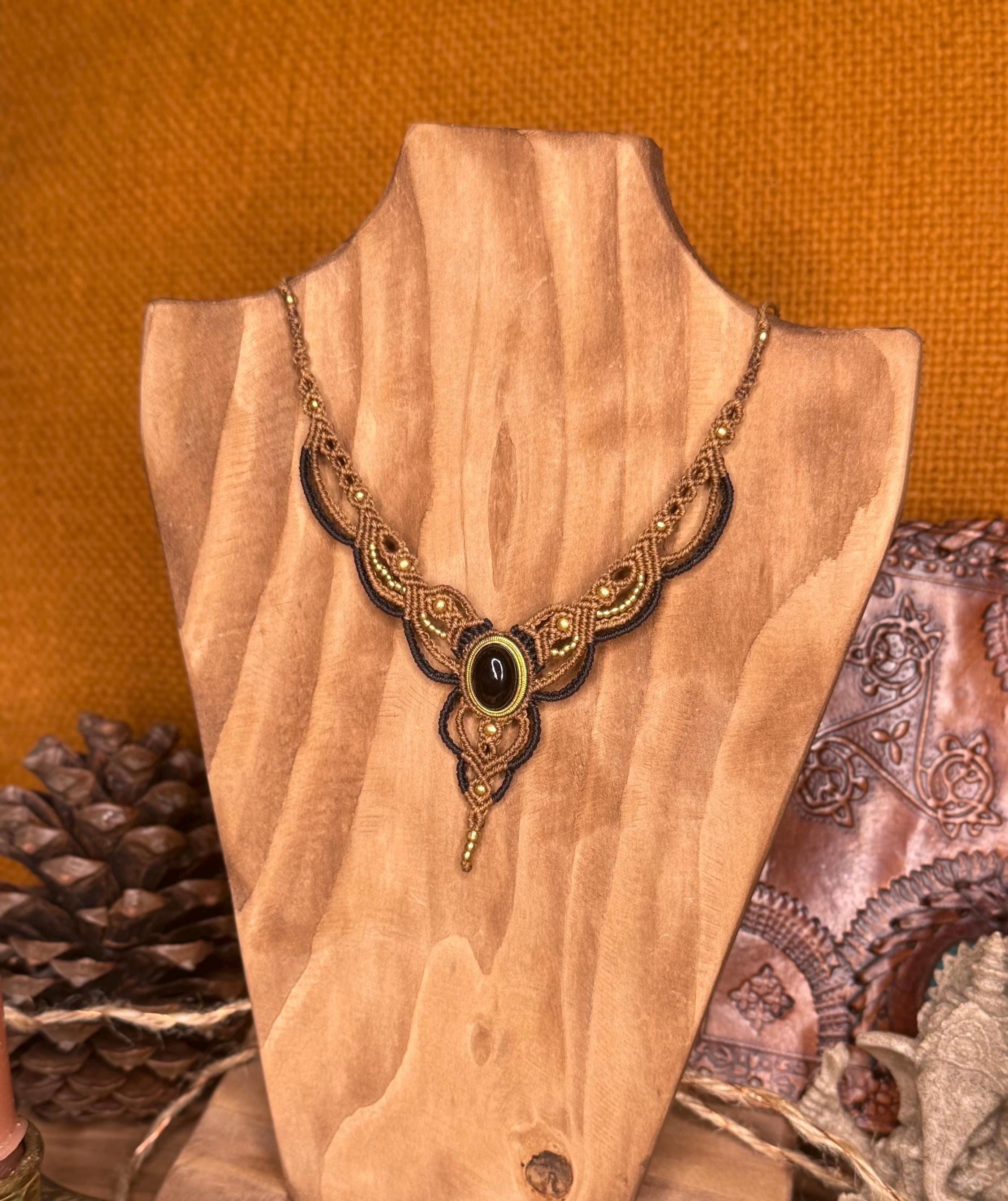 Collier avec une pierre naturelle onyx noir• Pierre de protection