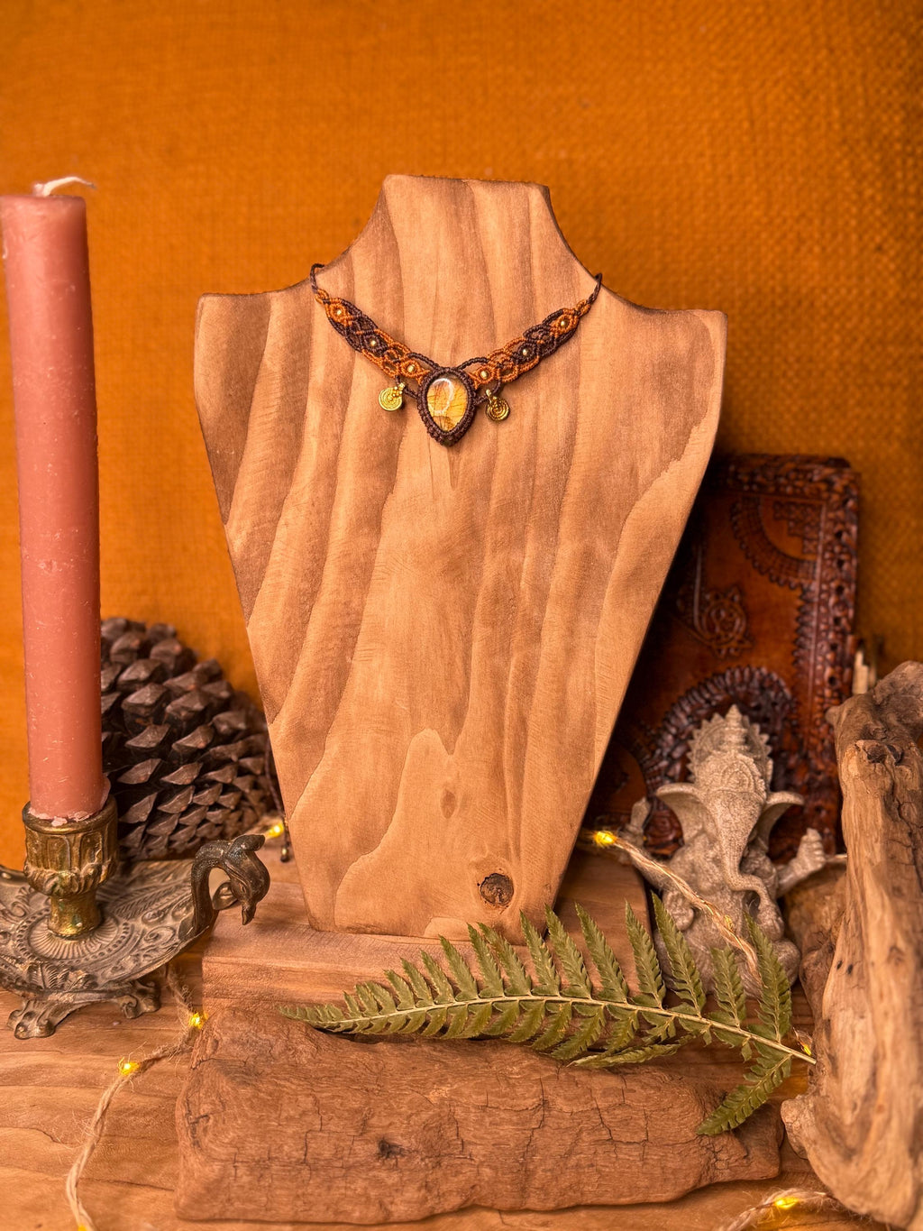 Collier • Tour de cou avec une pierre de labradorite • breloque en laiton (Neckband-ras de cou)