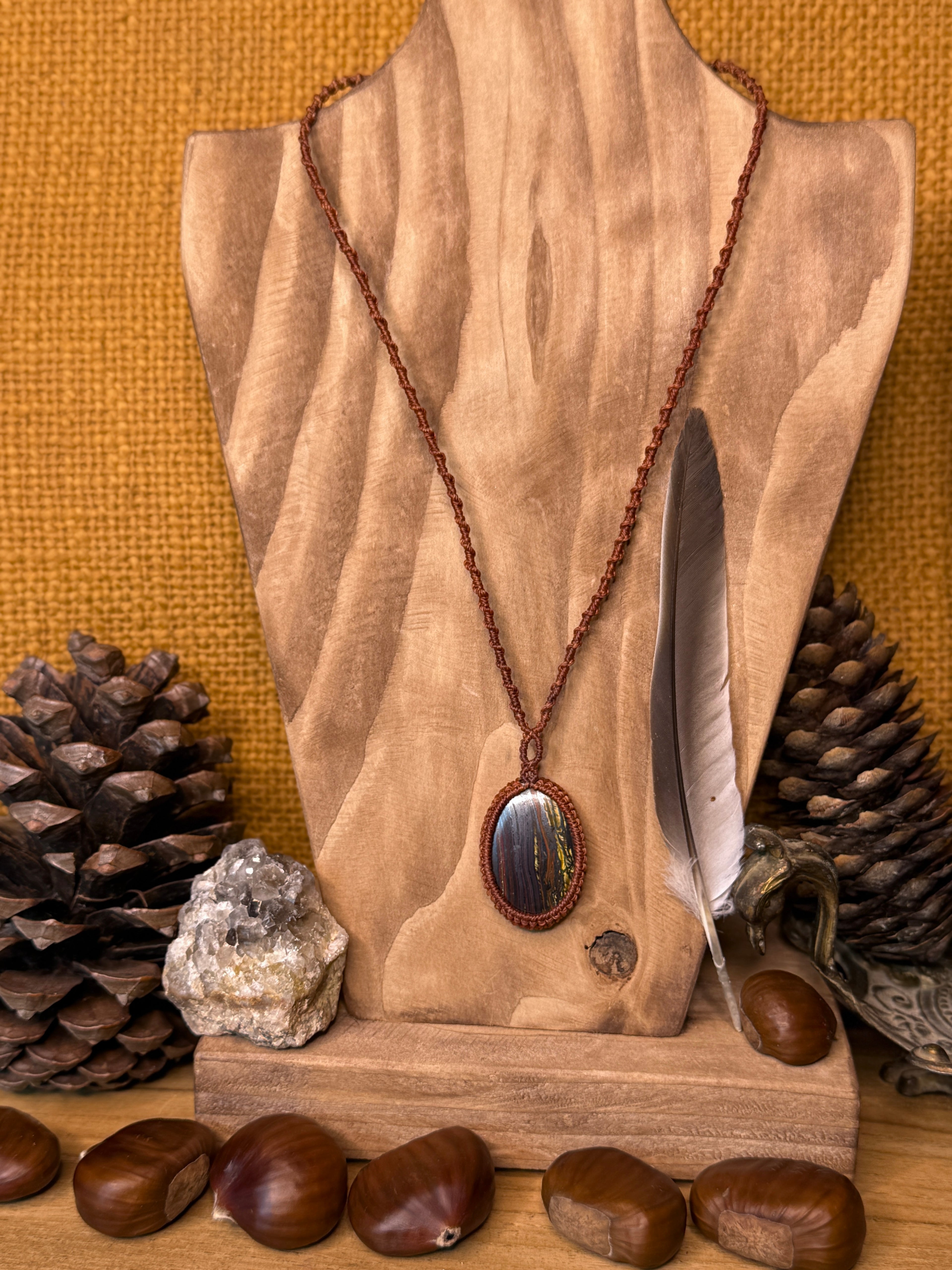 Collier • Œil de fer