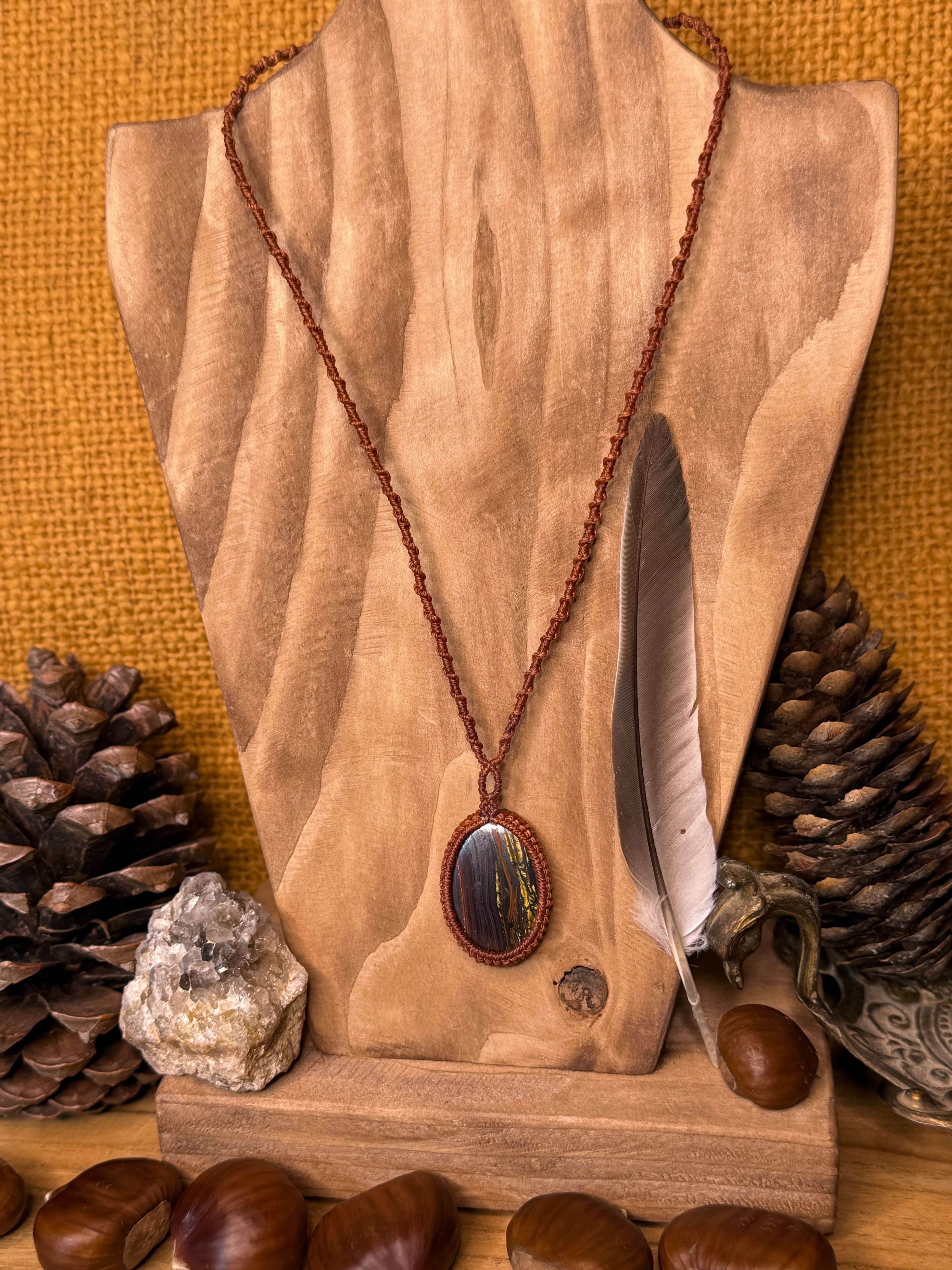 Collier • Œil de fer