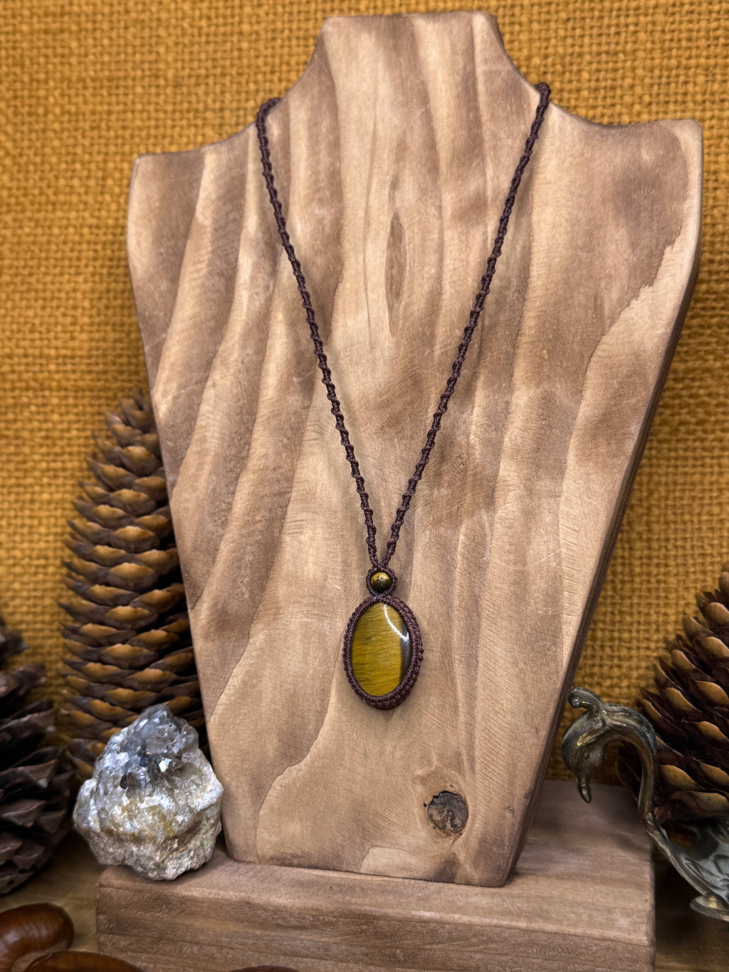 Necklace with a tiger's eye stone