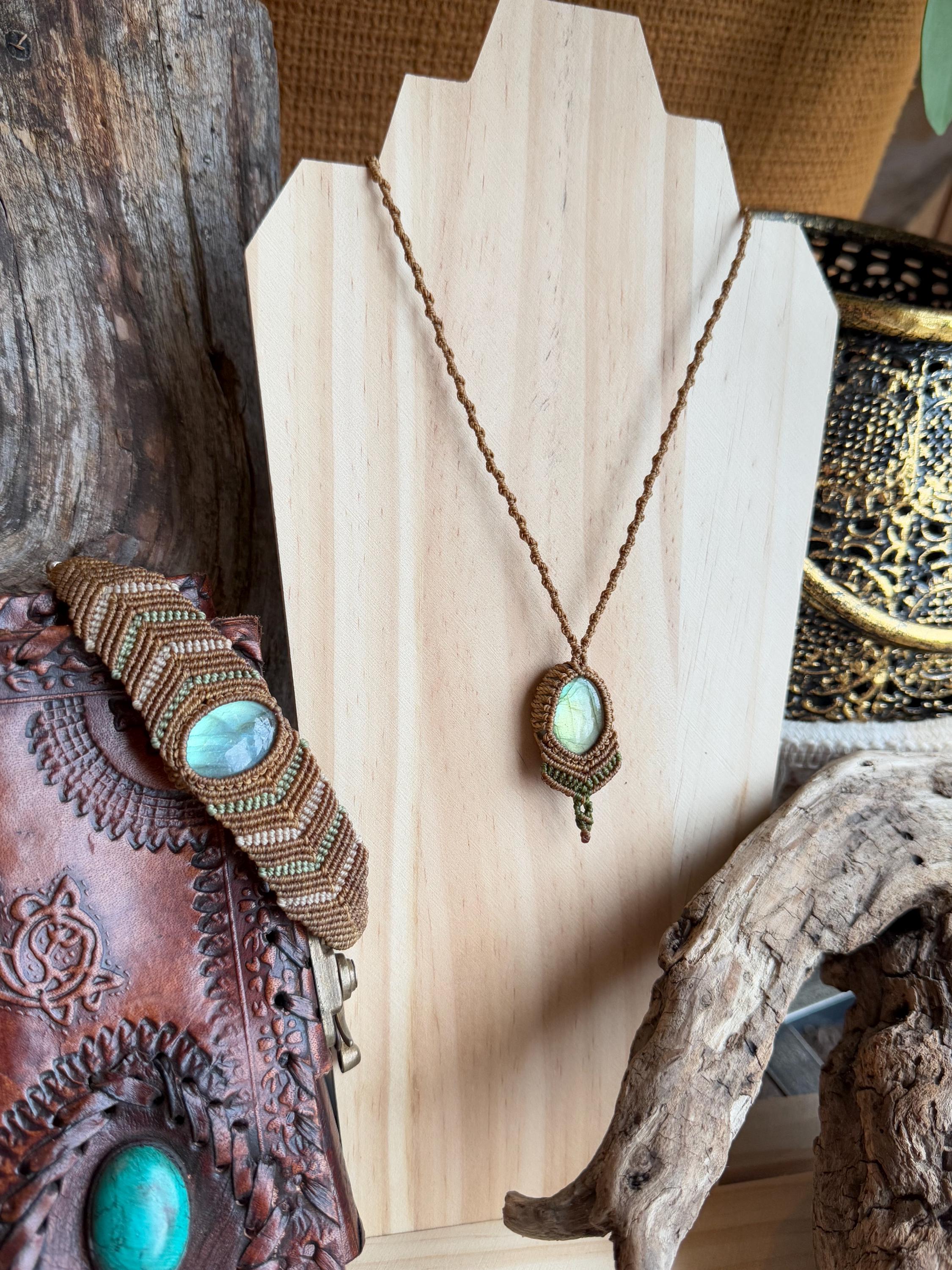 Bracelet avec une pierre de labradorite