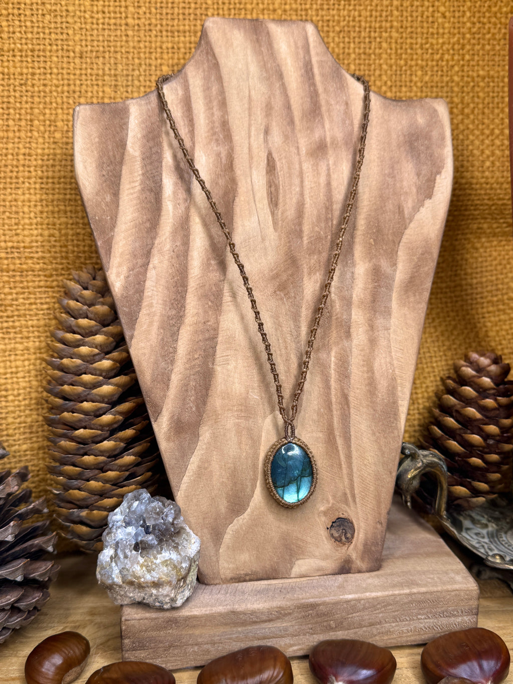 Necklace with a labradorite stone