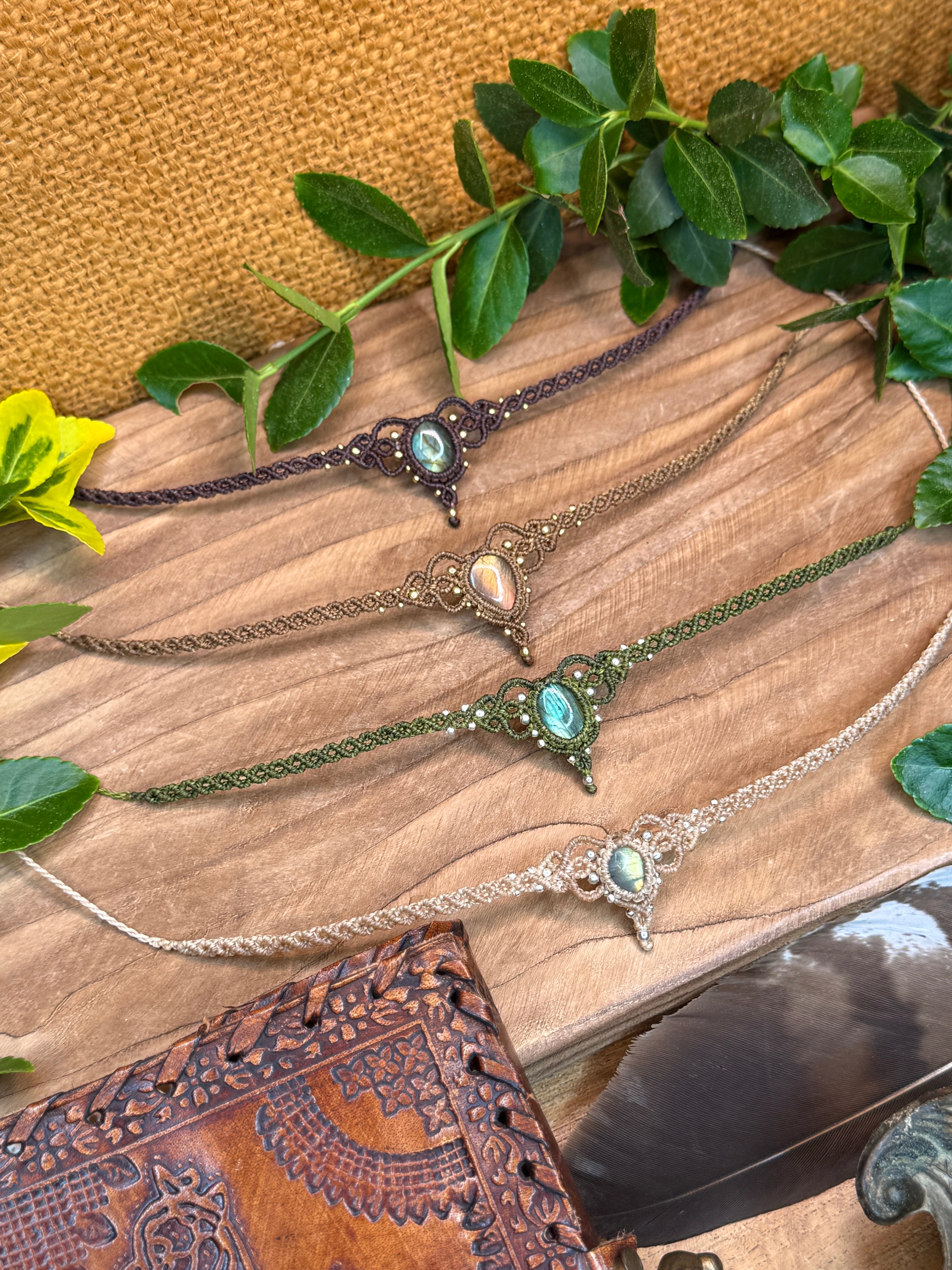 Ras-de-cou • Labradorite