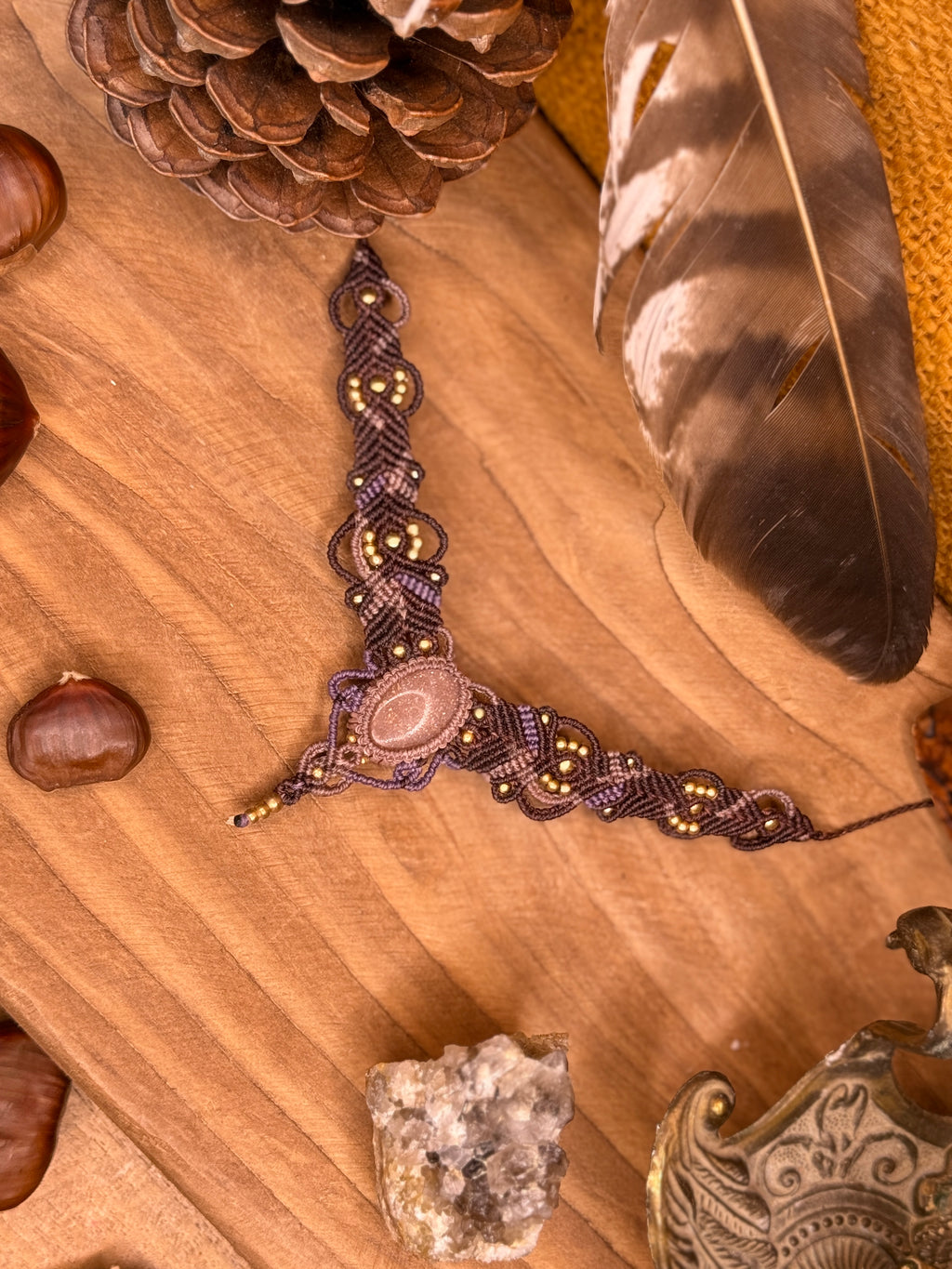 Necklace • Choker with a peach moonstone or moonstone