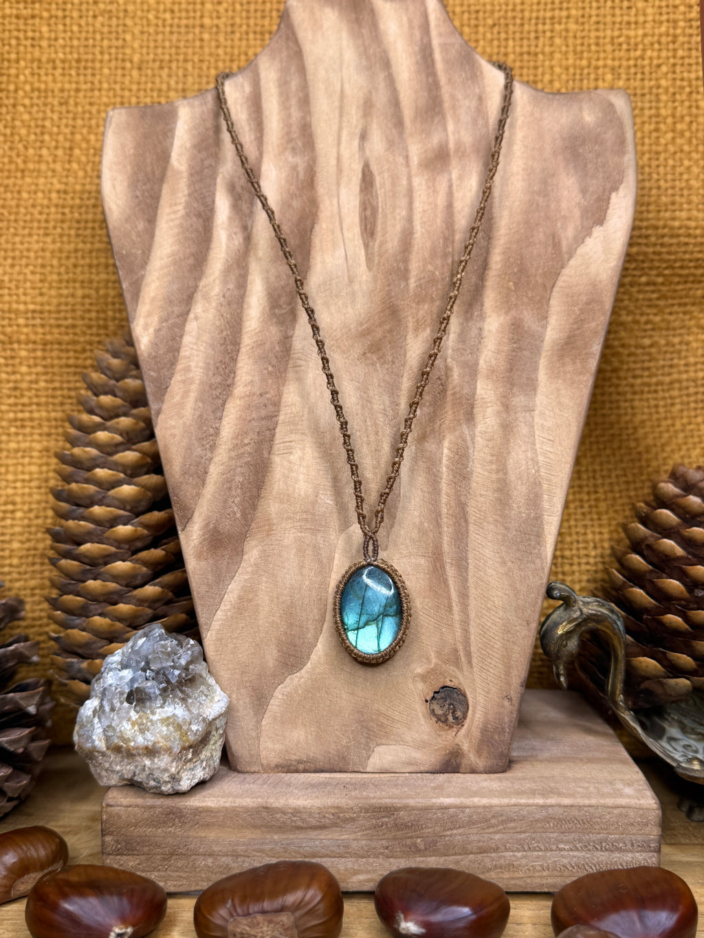Necklace with a labradorite stone