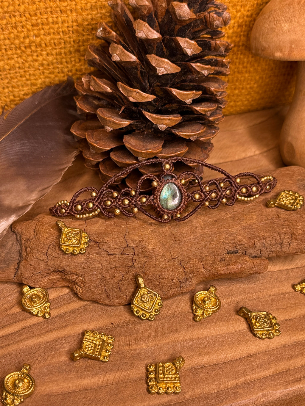 bracelet with a labradorite stone