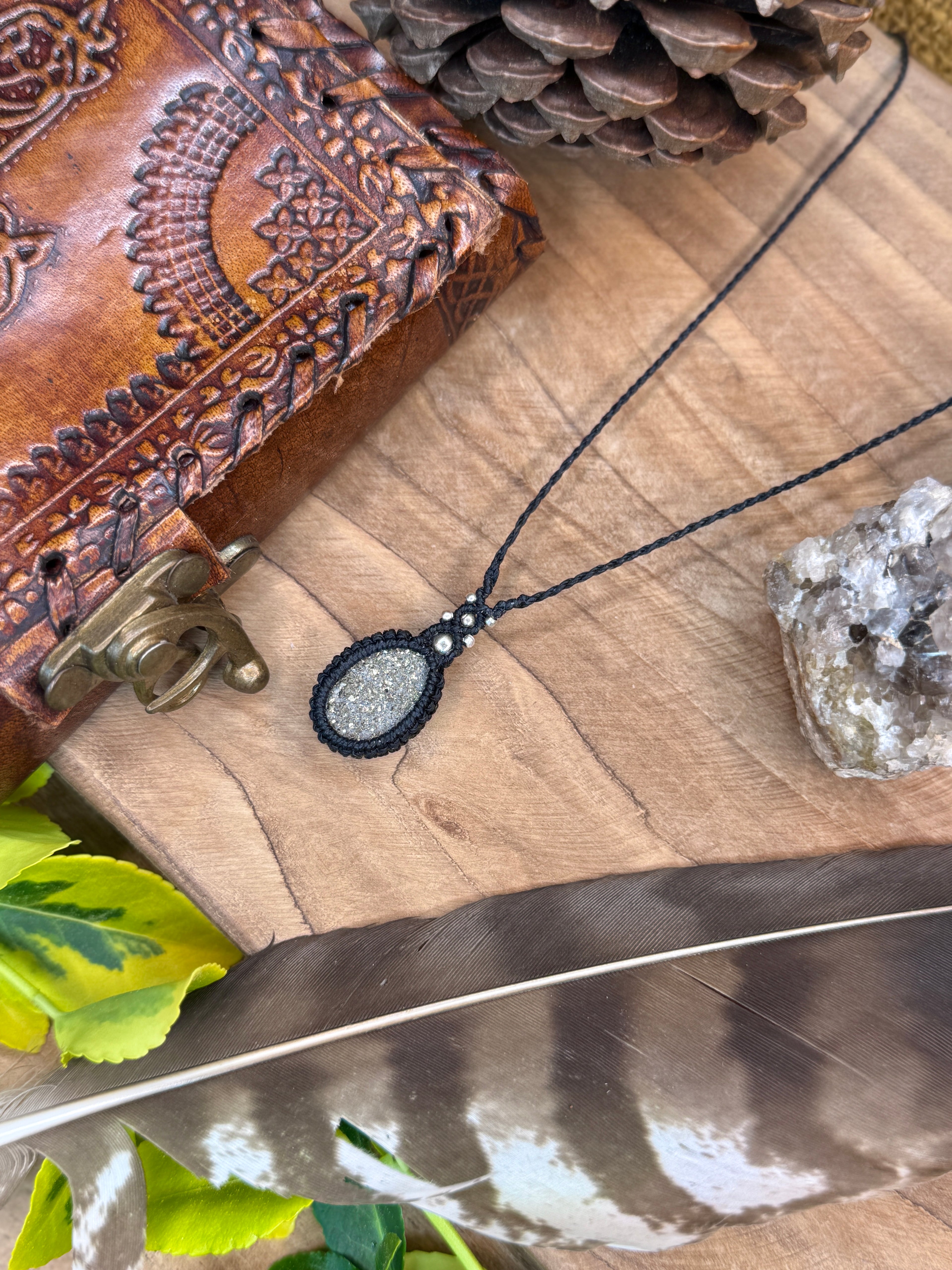 Collier • Pyrite