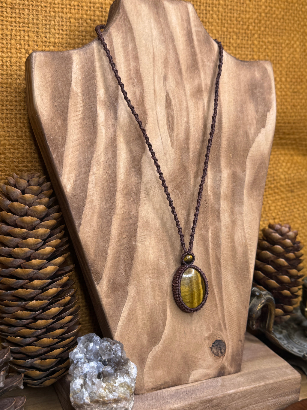 Necklace with a tiger's eye stone