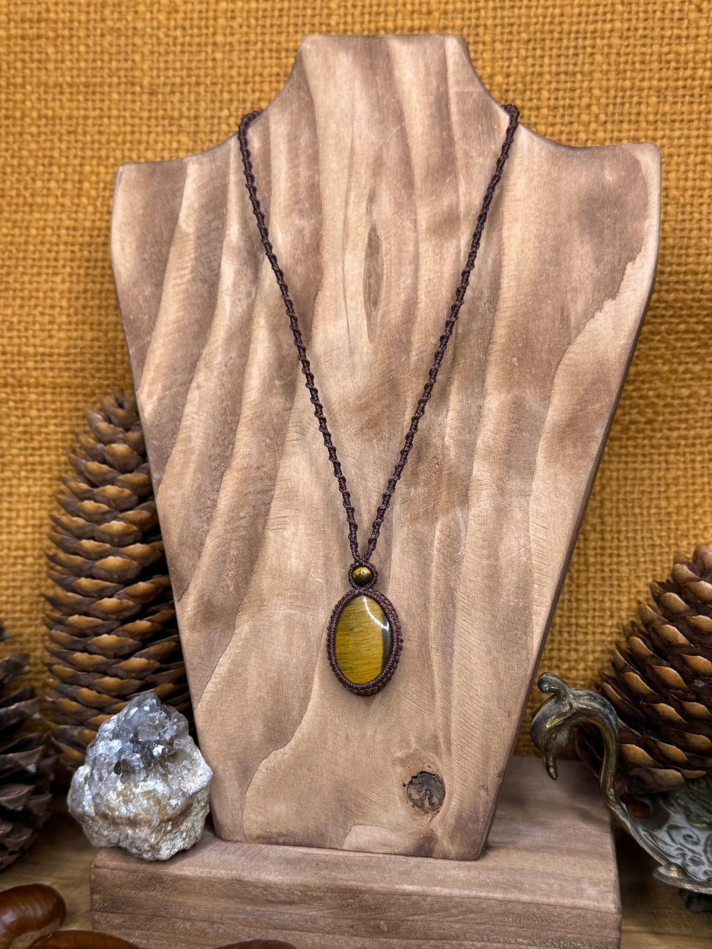Necklace with a tiger's eye stone