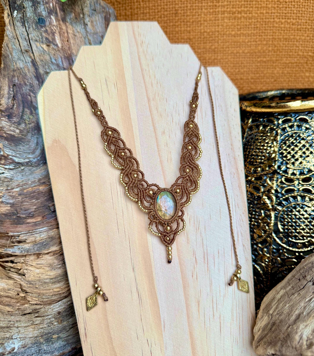 Collier avec pierre naturelle de labradorite