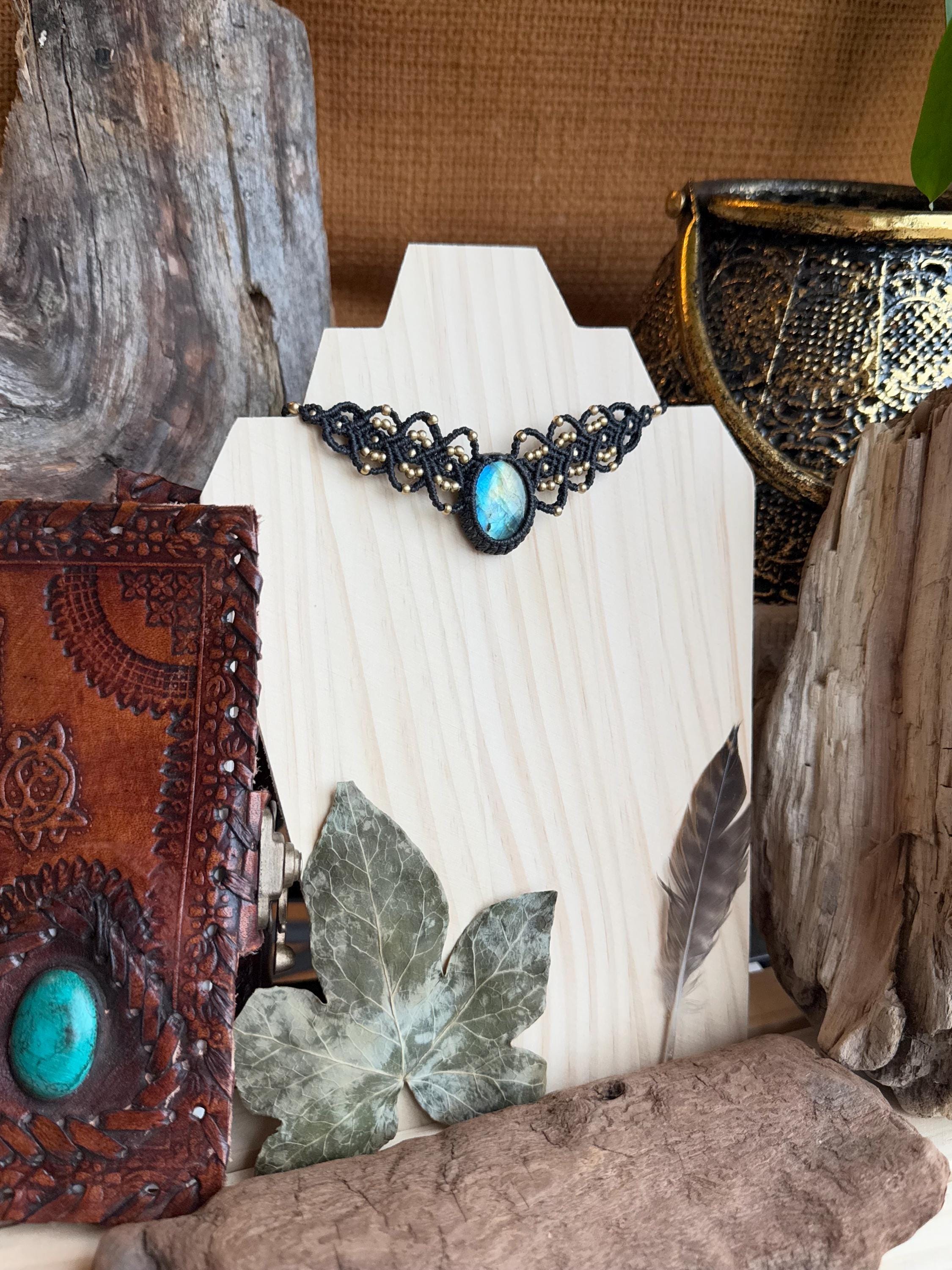 Collier • Tour de cou avec une pierre de labradorite (Neckband-ras de cou)