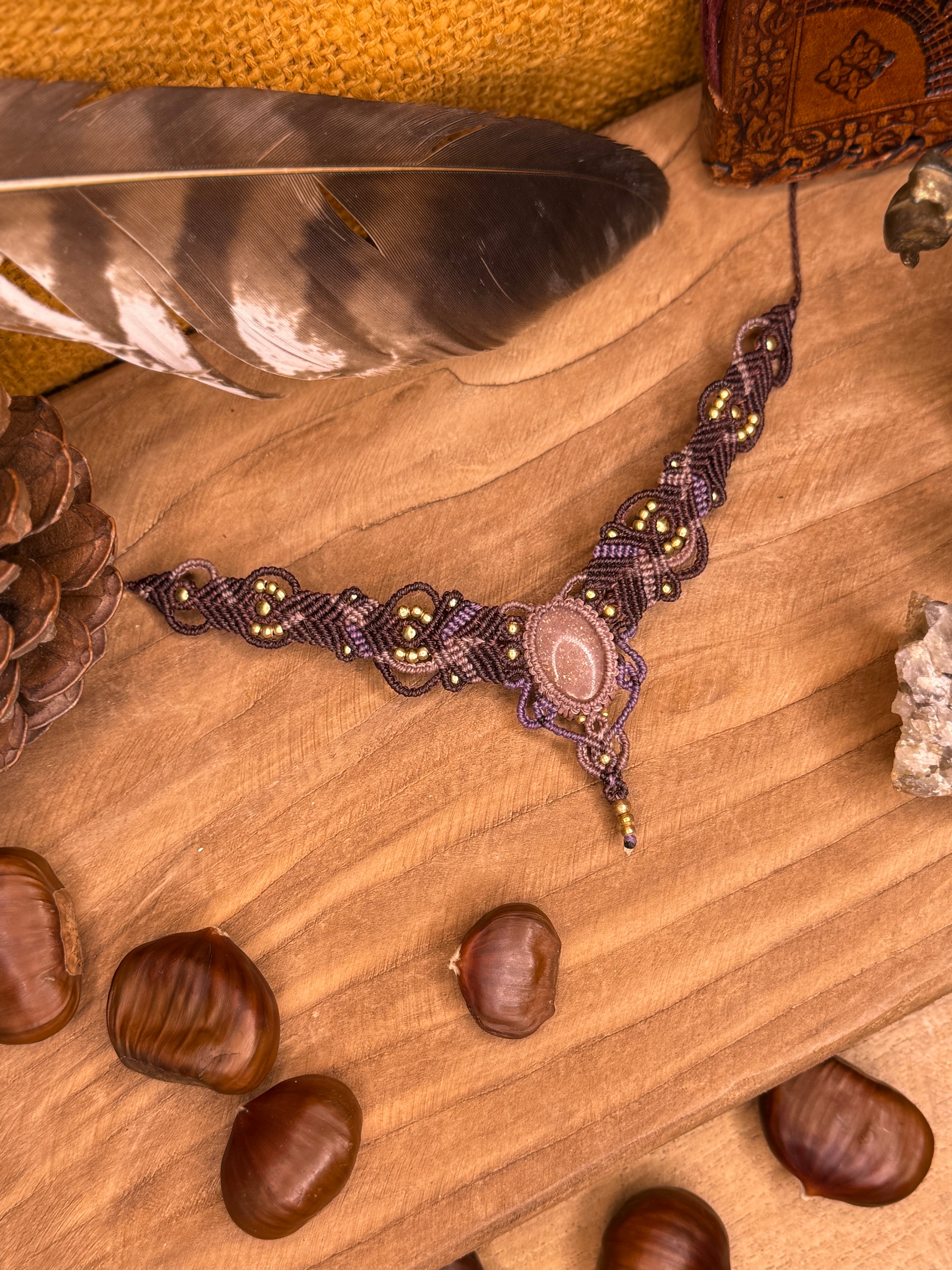 Necklace • Choker with a peach moonstone or moonstone