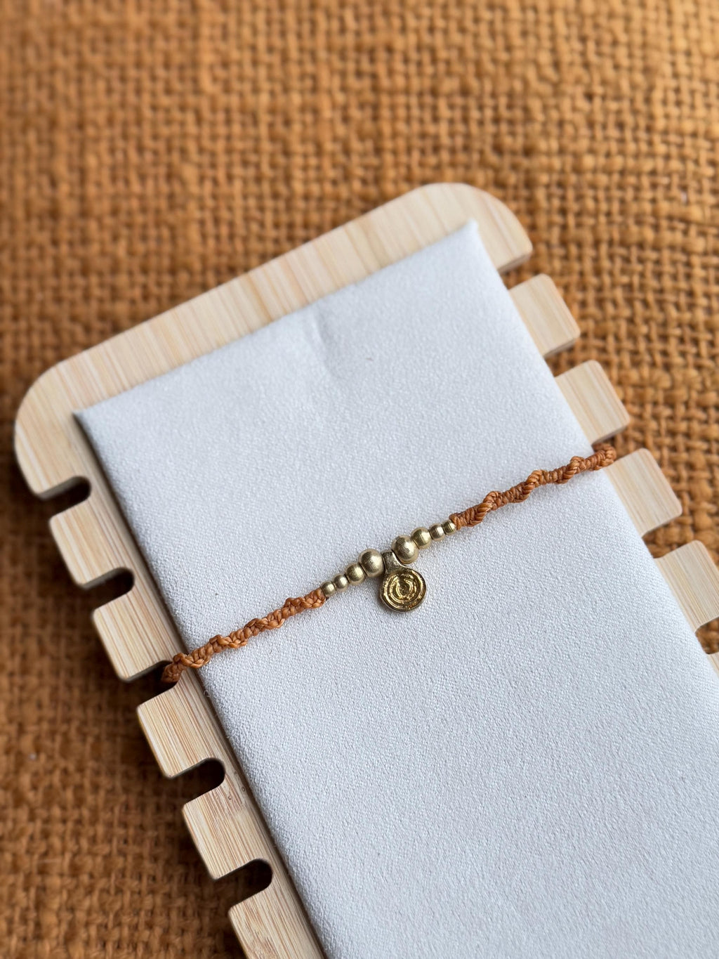 Bracelet breloque en laiton spirale