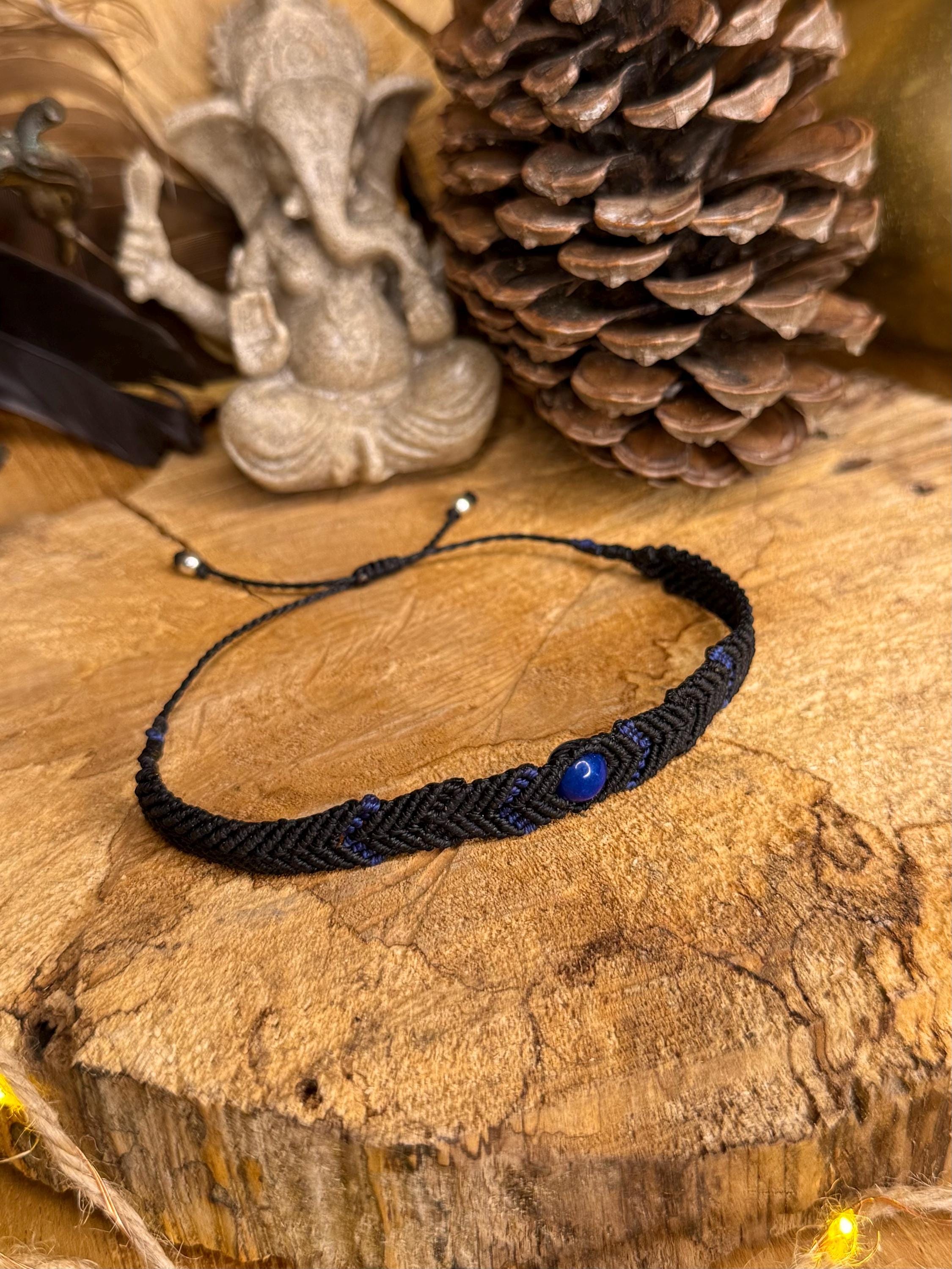 Bracelet avec une pierre de Lapis-lazuli ou onyx noir