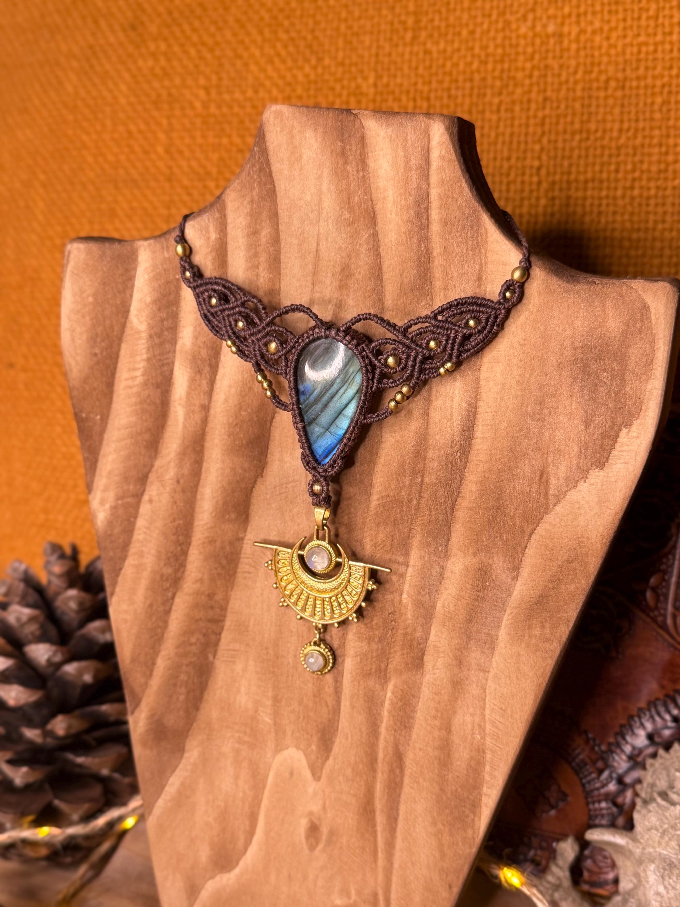 Collier pierre de labradorite • Talisman de protection et d’intuition