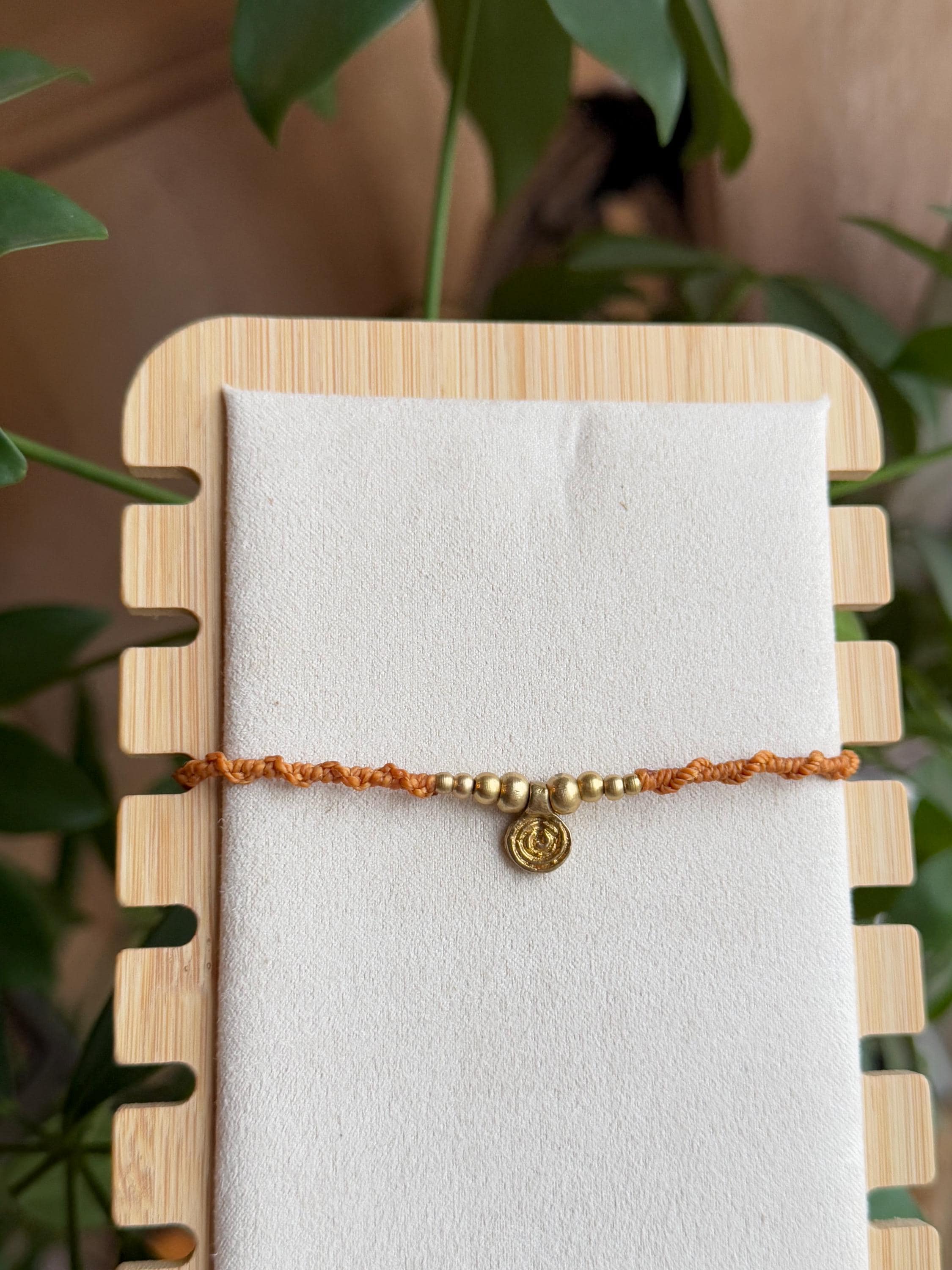 Bracelet breloque en laiton spirale