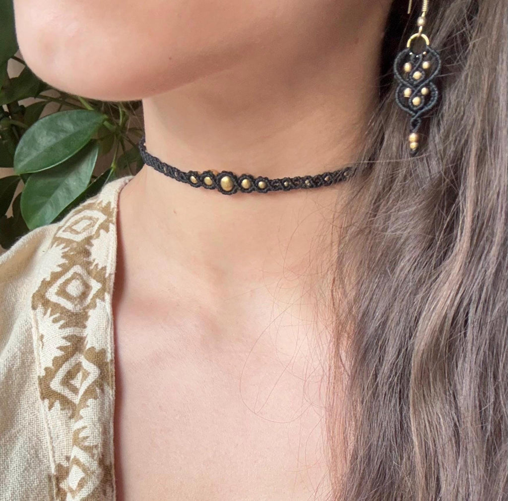 Tour de cou fait main en micro-macramé laiton (ras de cou) (Neckband) hippie - boho - bohème - makrame - collier hippie - collier bohème