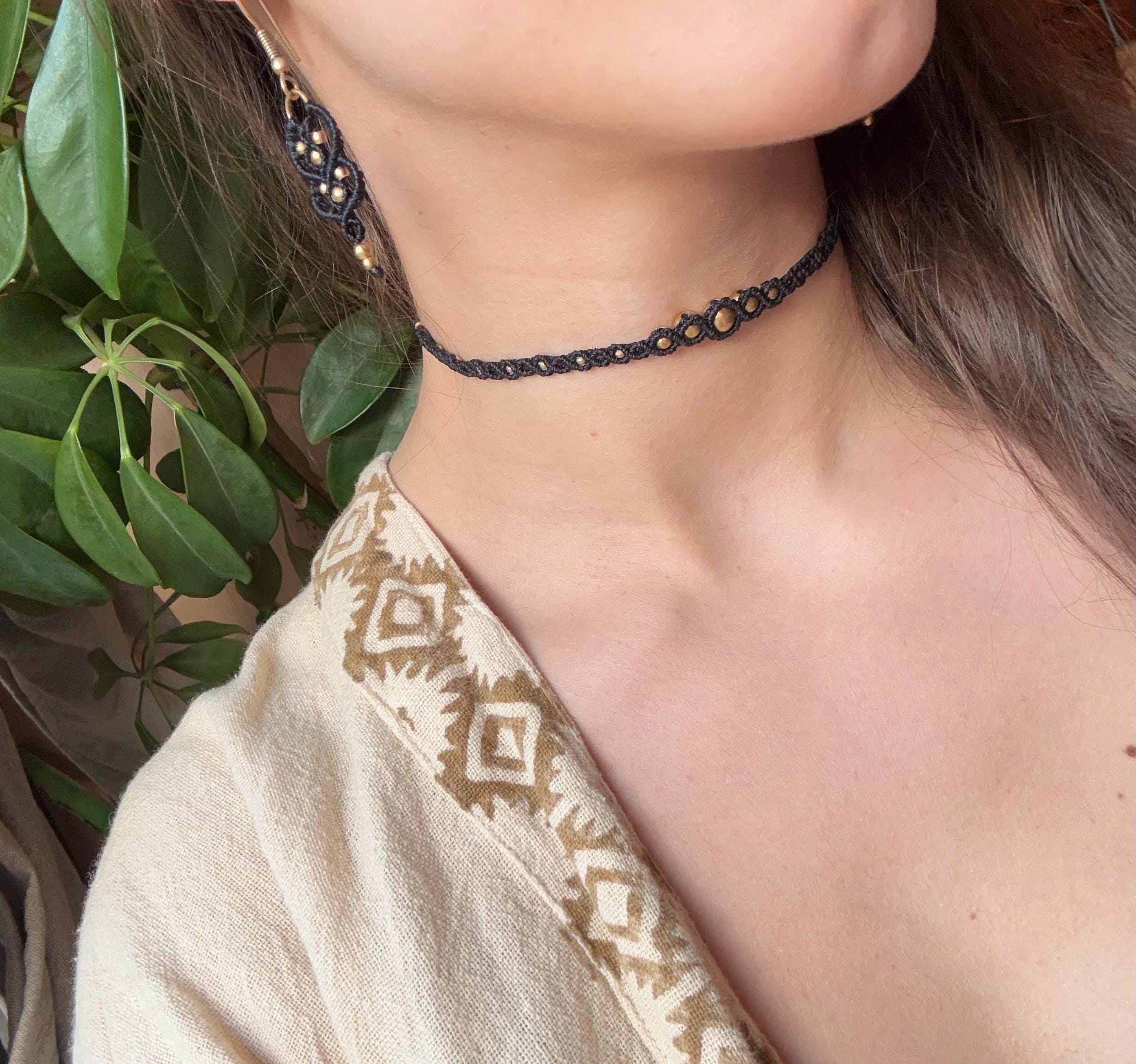 Tour de cou fait main en micro-macramé laiton (ras de cou) (Neckband) hippie - boho - bohème - makrame - collier hippie - collier bohème