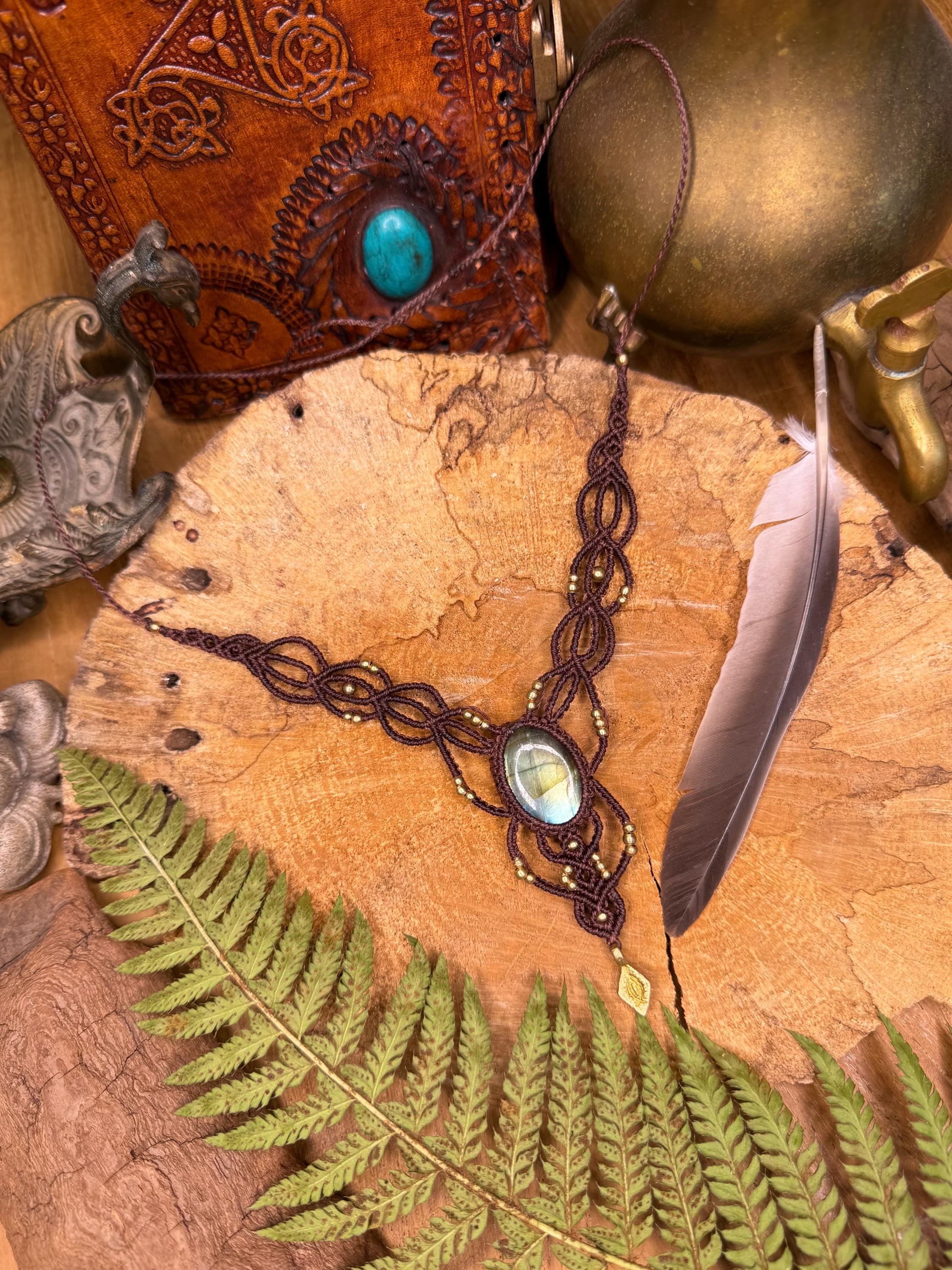 Collier fait main micro-macramé avec pierre naturelle labradorite - makrame - collier hippie - collier bohème - cadeau fait main