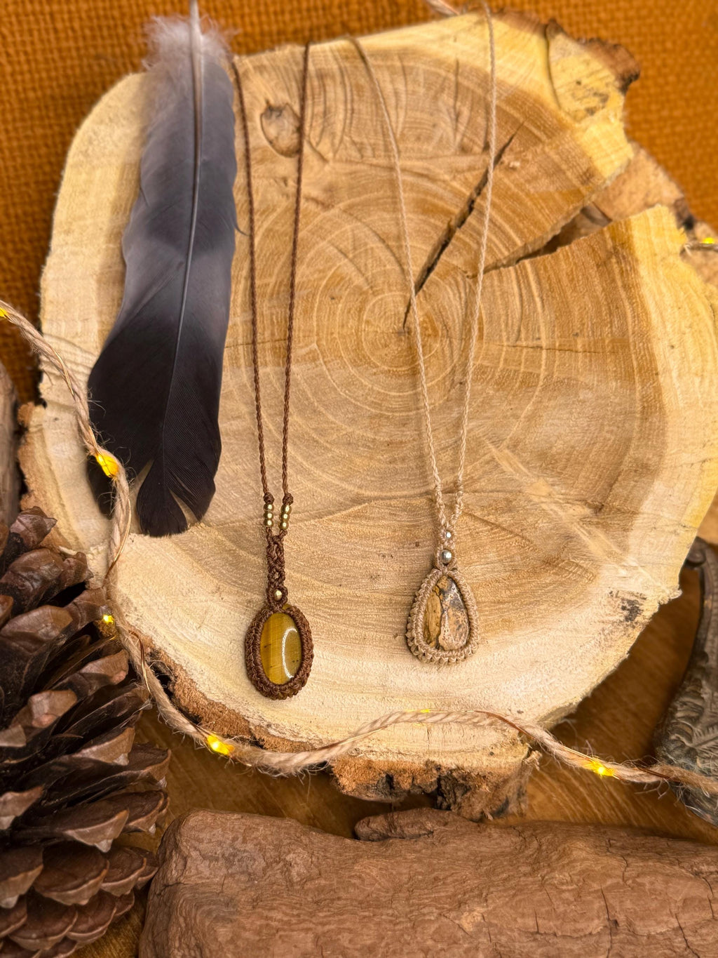 Collier fait main en micro-macramé avec pierre œil de tigre ou jaspe paysage cadeau énergétique collier bohème