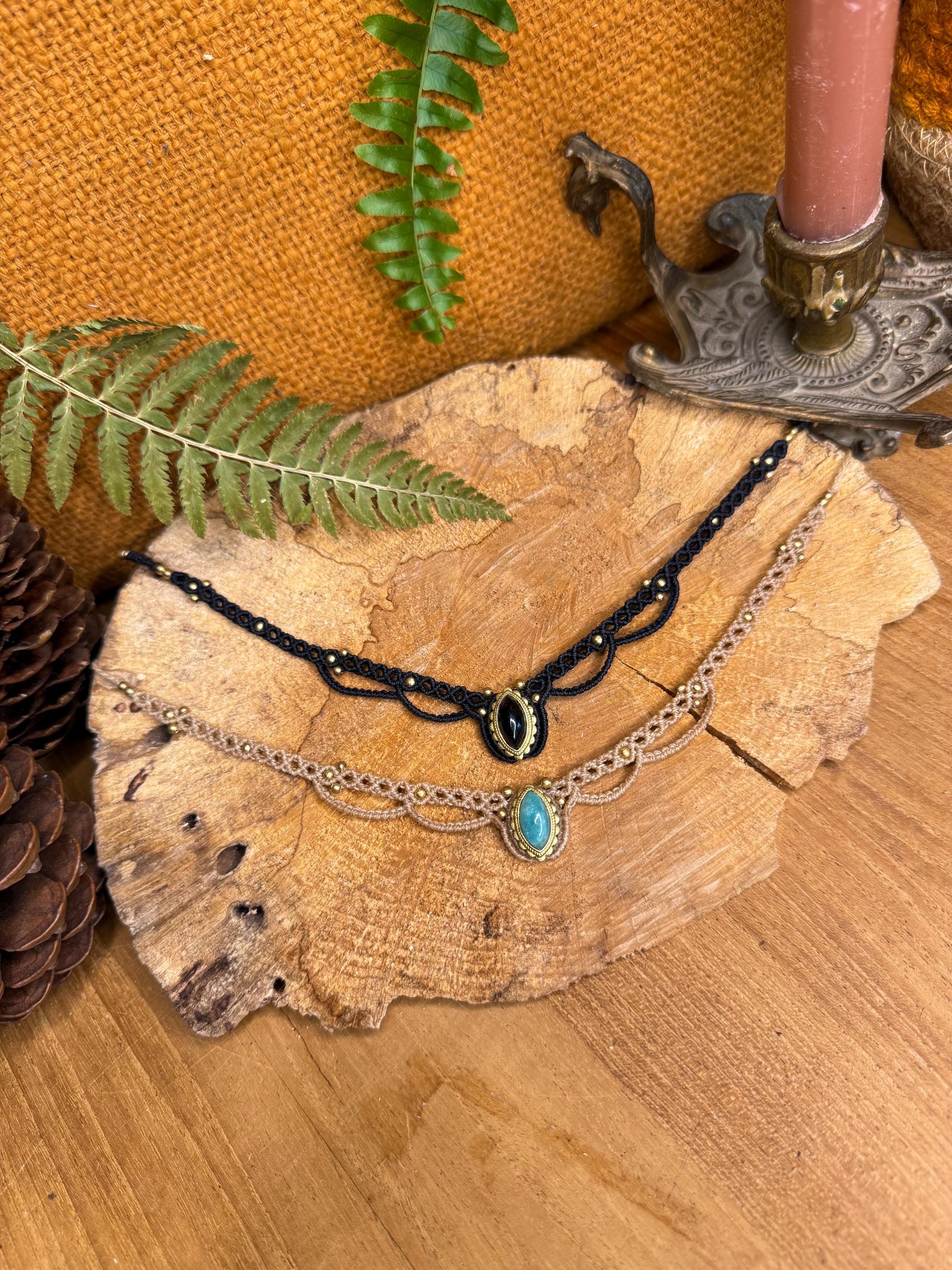 Diadème - Tour de cou fait main micro-macramé avec pierre naturelle d’onyx noir et amazonite (Neckband-ras de cou) hippie bohème médiéval