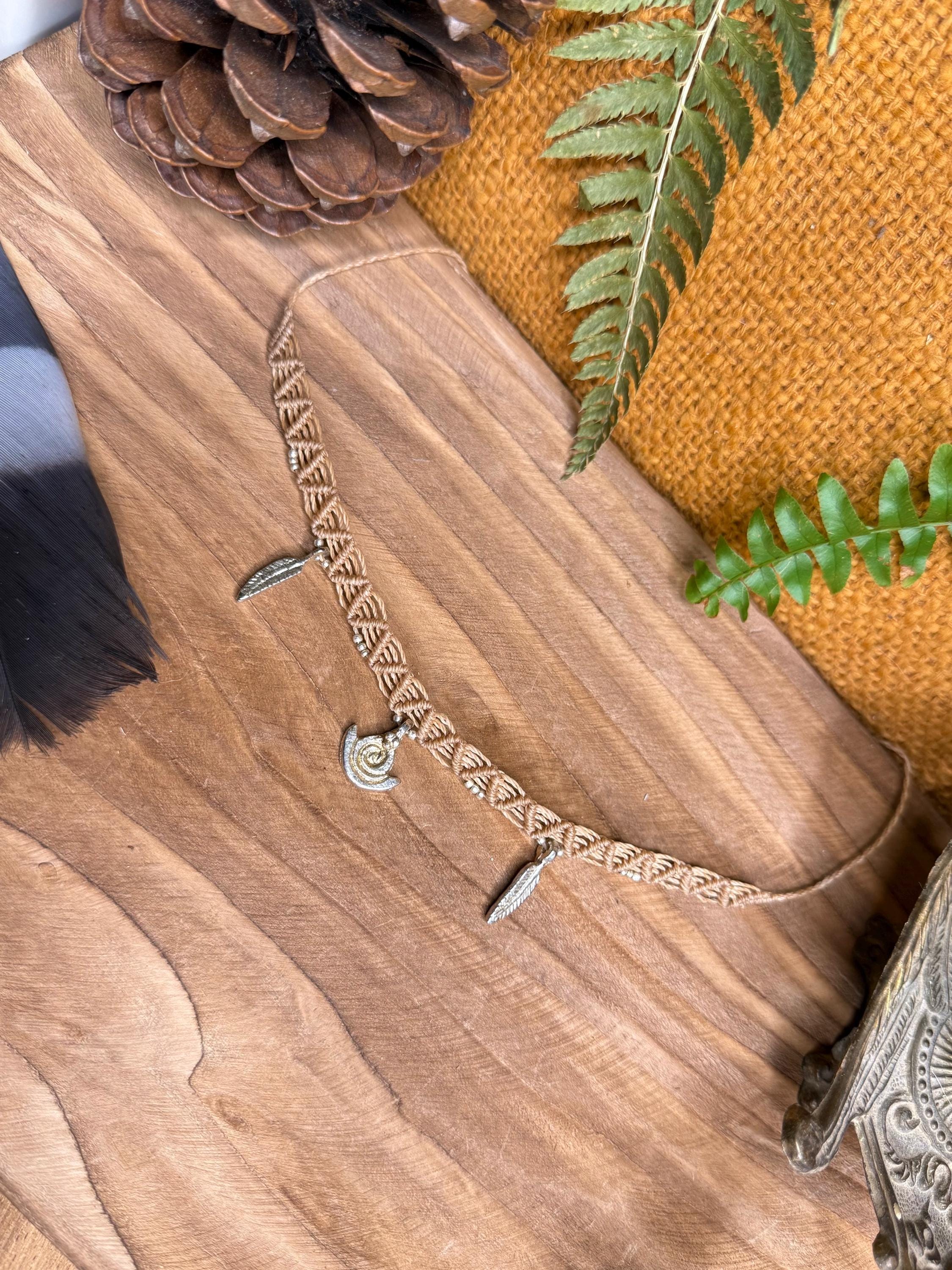 EN PROMO : Tour de cou micro-macramé fait main (ras de cou - Neckband) hippie - boho - bohème - makrame - collier hippie - collier bohème