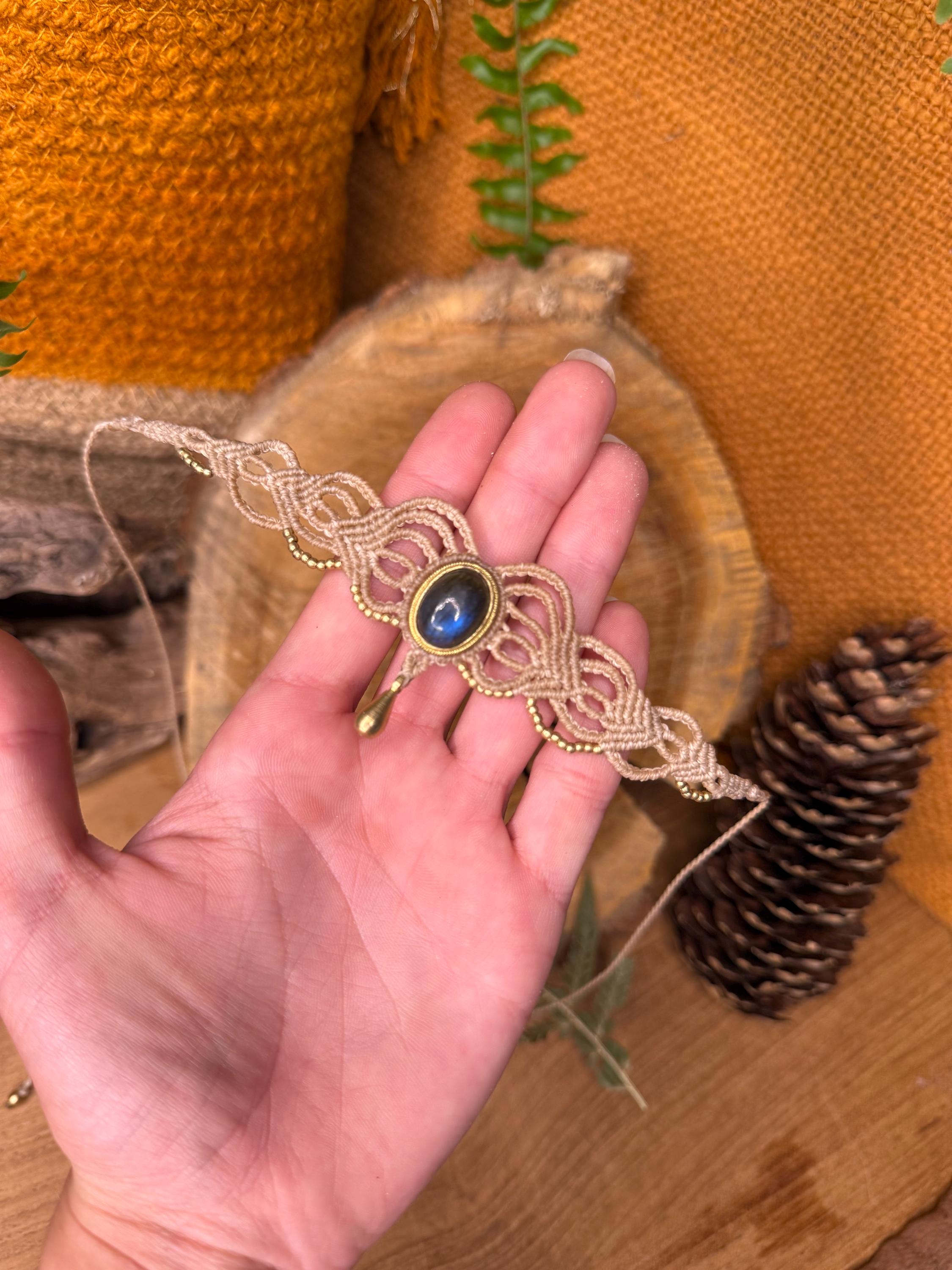 Tour de cou fait main micro-macramé avec pierre de labradorite rainurée laiton doré (Neckband-ras de cou) collier hippie - collier bohème