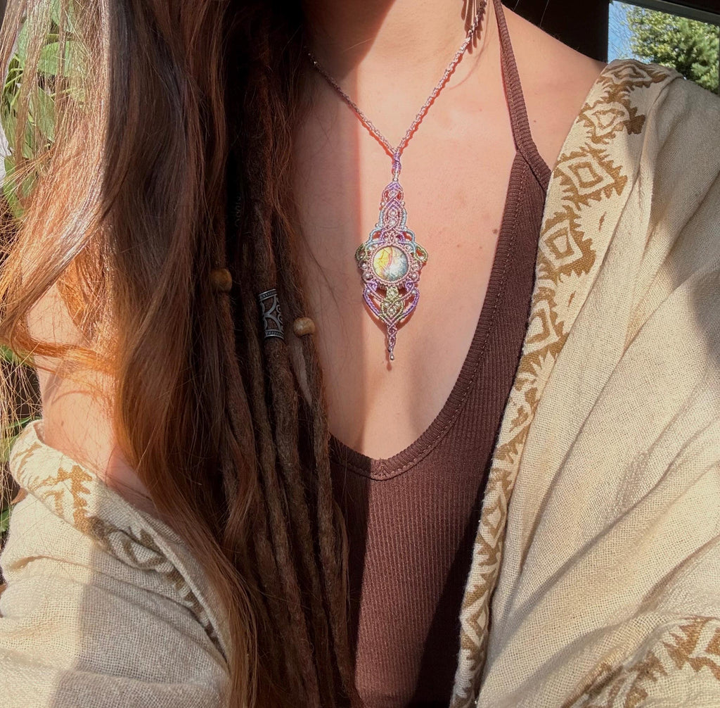 Collier fait main micro-macramé avec pierre naturelle labradorite - makrame - collier hippie - collier bohème - collier féerique cadeau