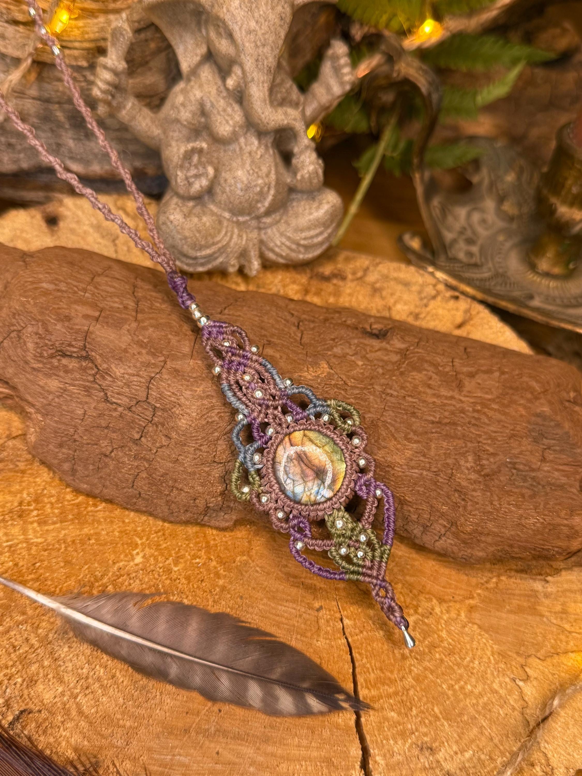Collier fait main micro-macramé avec pierre naturelle labradorite - makrame - collier hippie - collier bohème - collier féerique cadeau