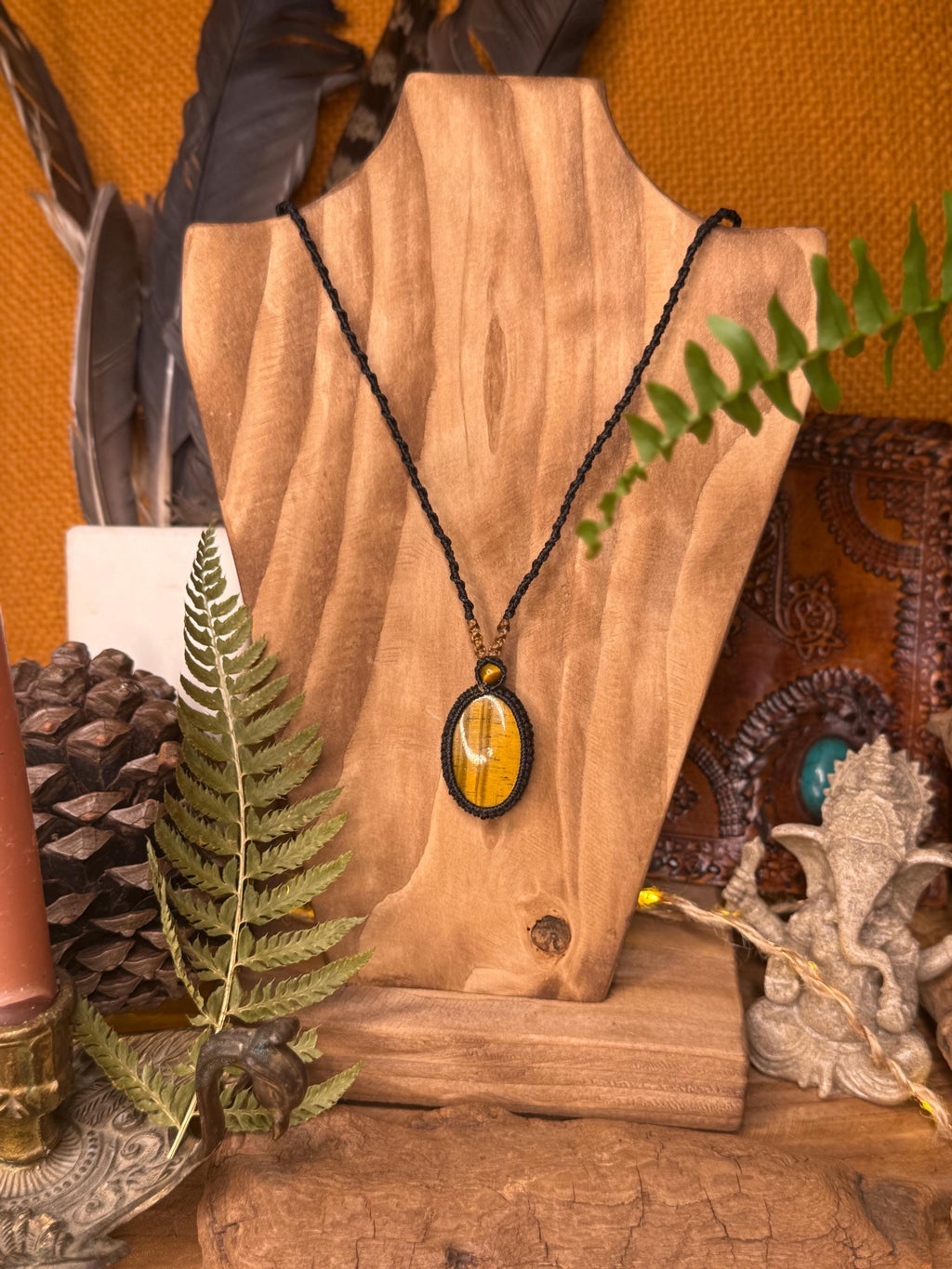 Collier fait main en micro-macramé avec pierre œil de tigre - makrame - collier hippie - collier bohème - collier zen - collier homme femme