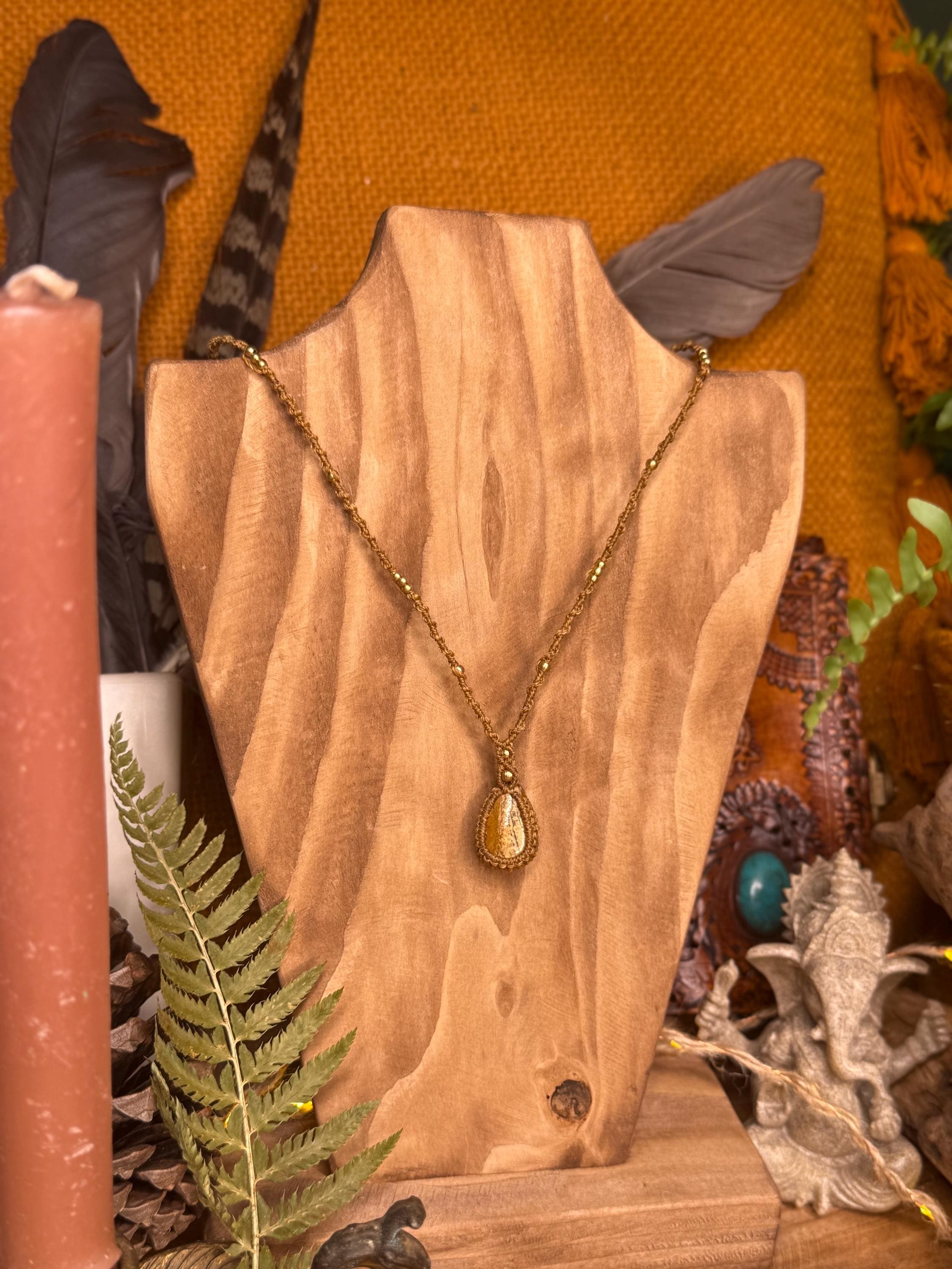 Collier fait main micro-macramé avec une pierre de jaspe paysage connection à la terre - makrame collier bohème cadeau énergétique