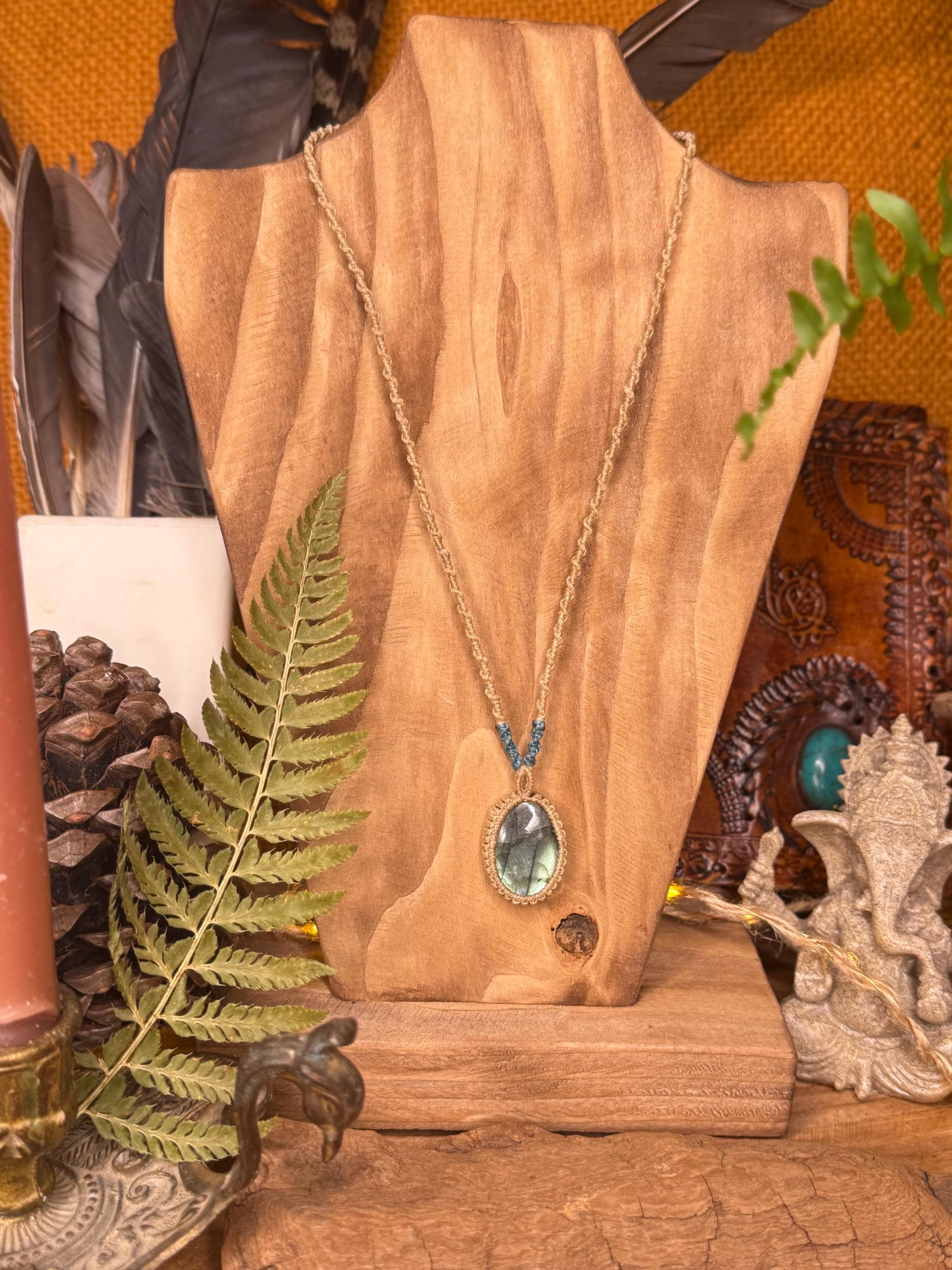 Collier fait main en micro-macramé avec pierre labradorite - makrame - collier hippie - collier bohème - collier homme - collier femme