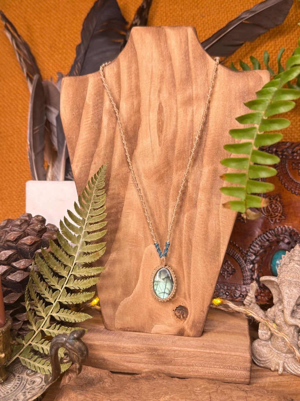 Collier fait main en micro-macramé avec pierre labradorite - makrame - collier hippie - collier bohème - collier homme - collier femme