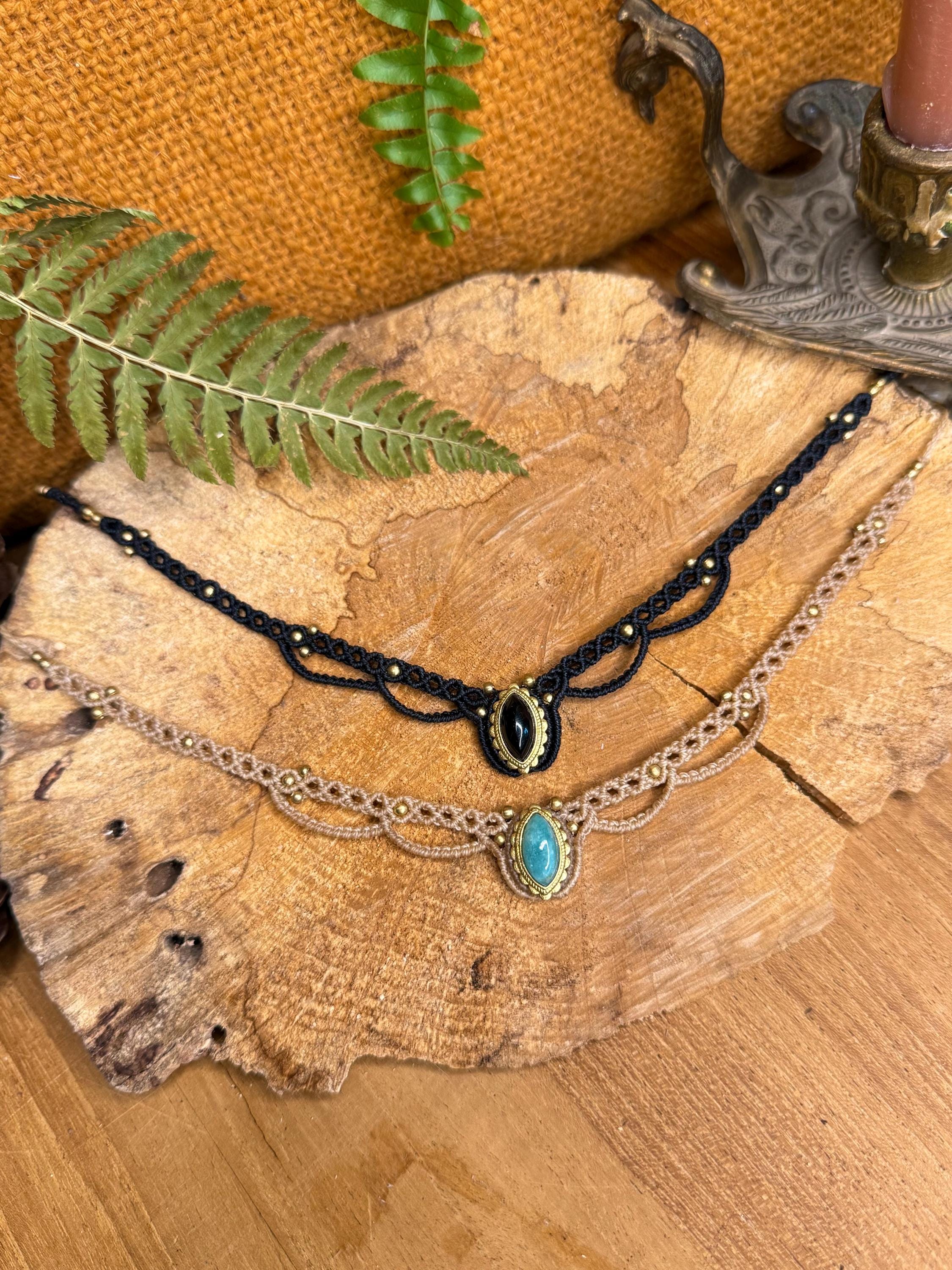 Diadème - Tour de cou fait main micro-macramé avec pierre naturelle d’onyx noir et amazonite (Neckband-ras de cou) hippie bohème médiéval