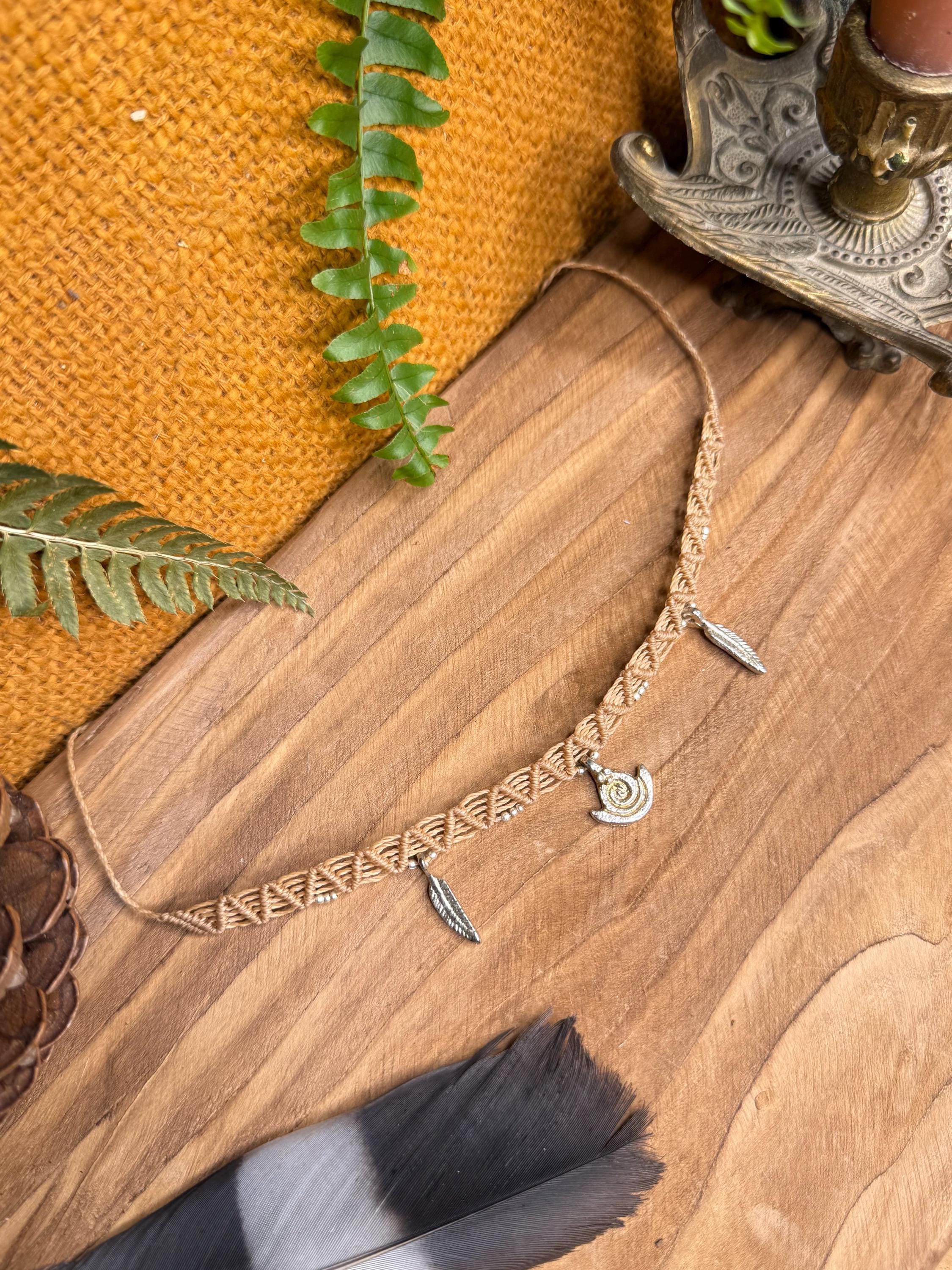 EN PROMO : Tour de cou micro-macramé fait main (ras de cou - Neckband) hippie - boho - bohème - makrame - collier hippie - collier bohème
