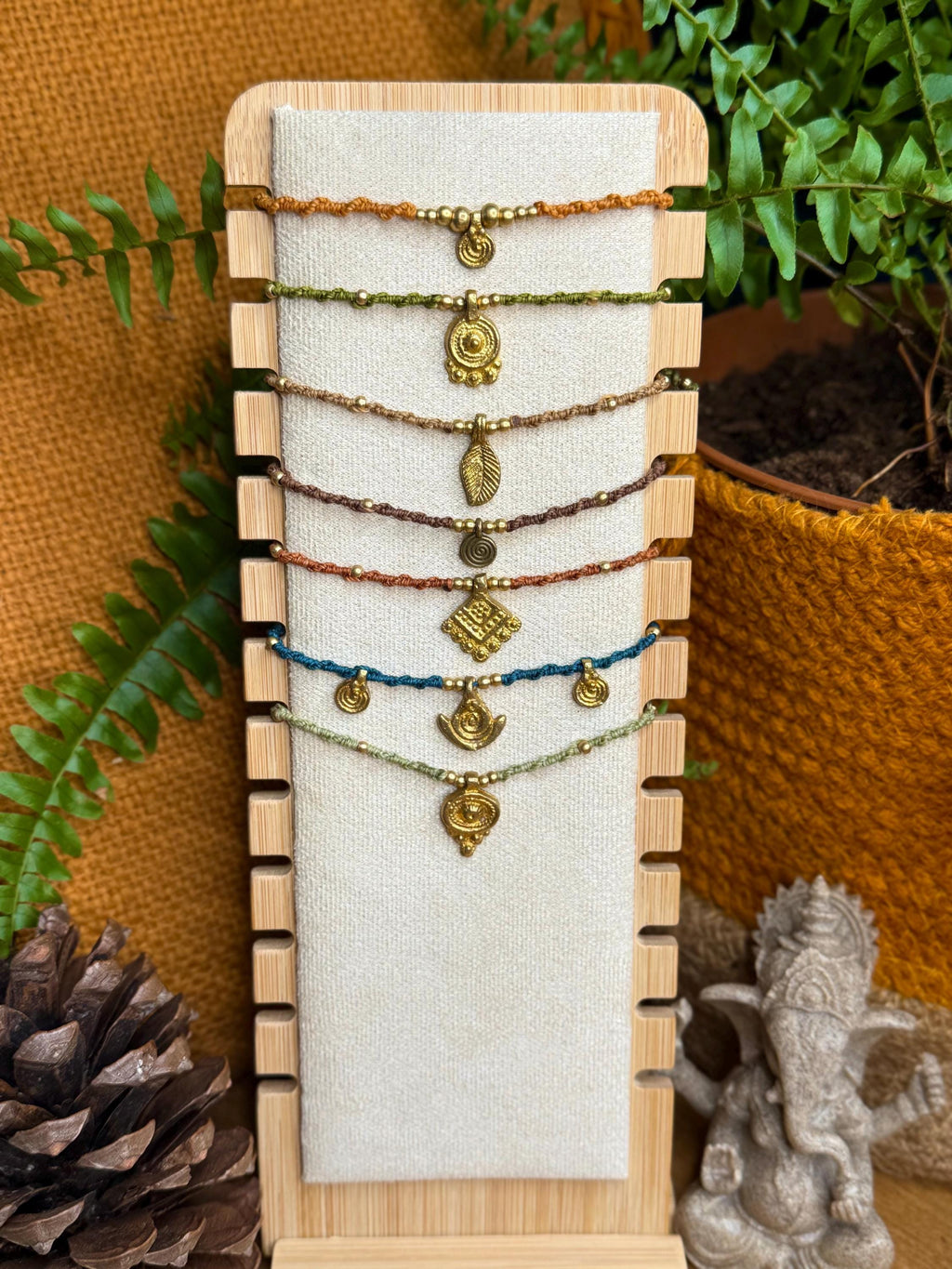 Bracelet fait main en micro-macramé et laiton - bracelet à perle - bracelet hippie - bracelet bohème - bracelet femme