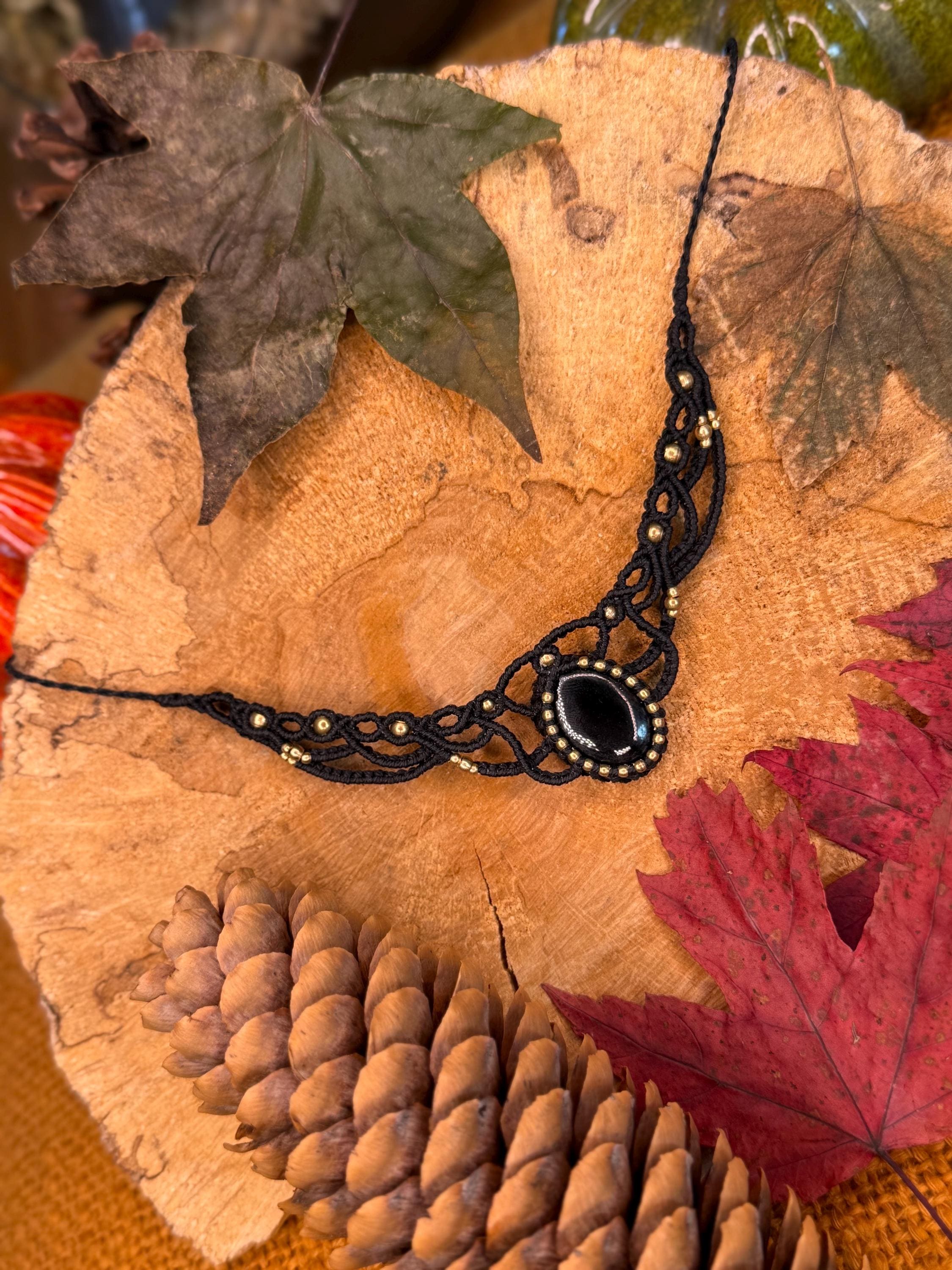 Collier / Tour de cou fait main micro-macramé avec pierre naturelle onyx noir (Neckband-ras de cou) collier hippie - collier bohème