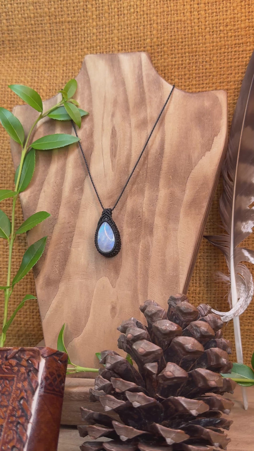Collier • Pendentif • Pierre de lune