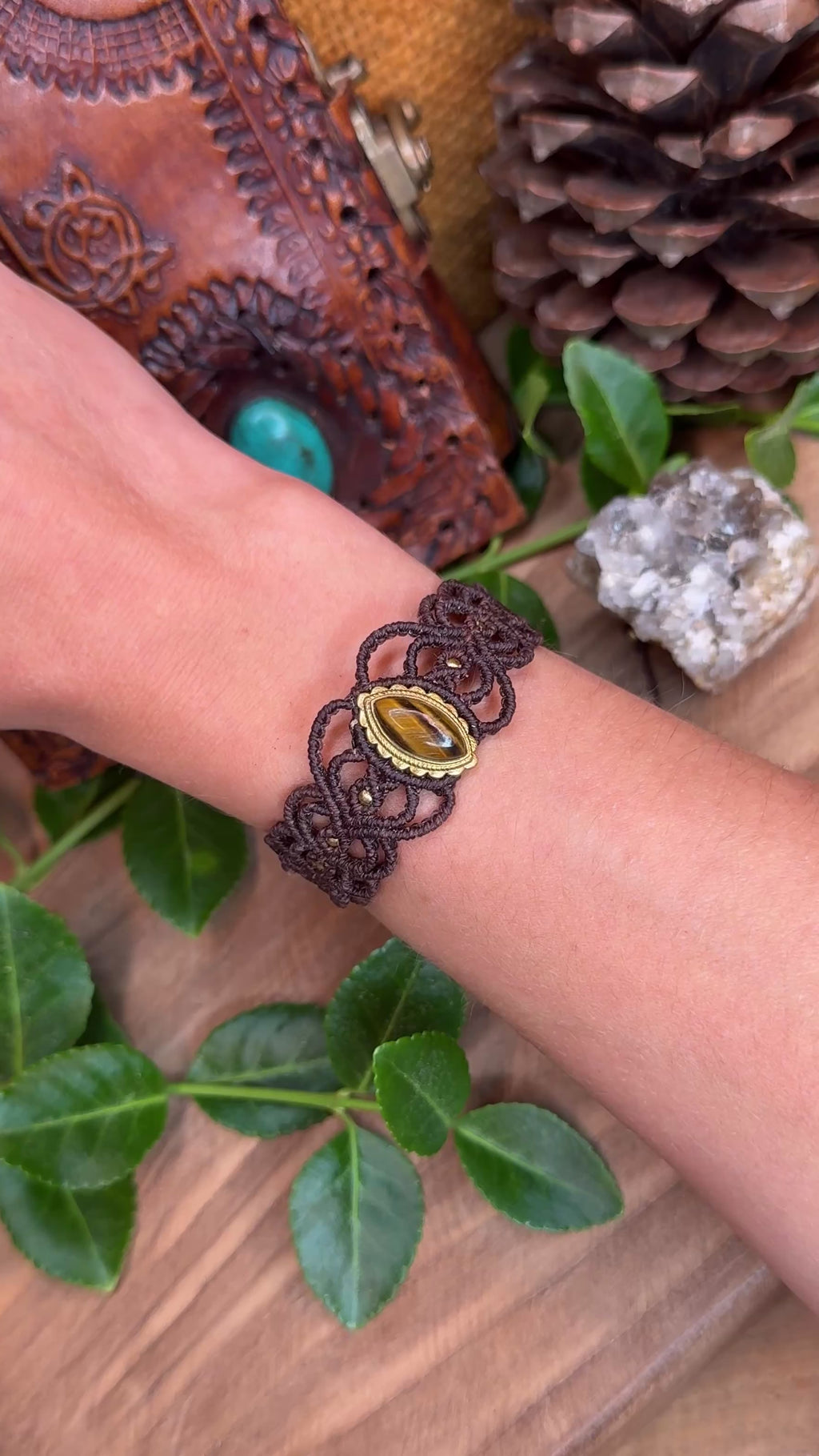 Tiger's eye stone bracelet